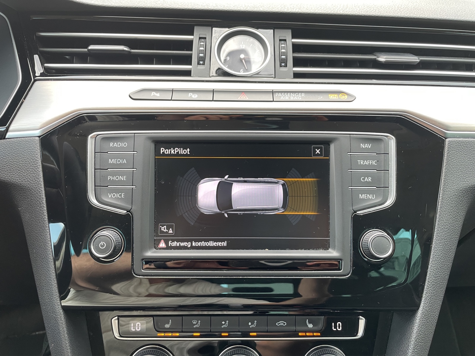 VW Passat Variant 2.0 TDI BMT High. DSG 4Motion-image-16
