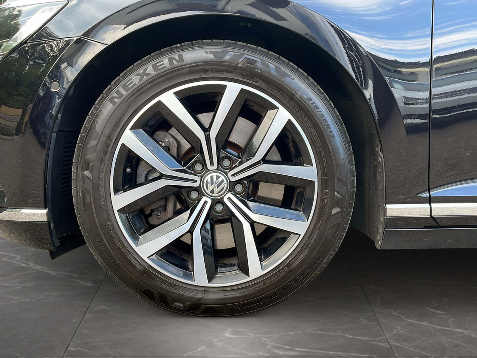 VW Passat Variant 2.0 TDI BMT High. DSG 4Motion-image-8