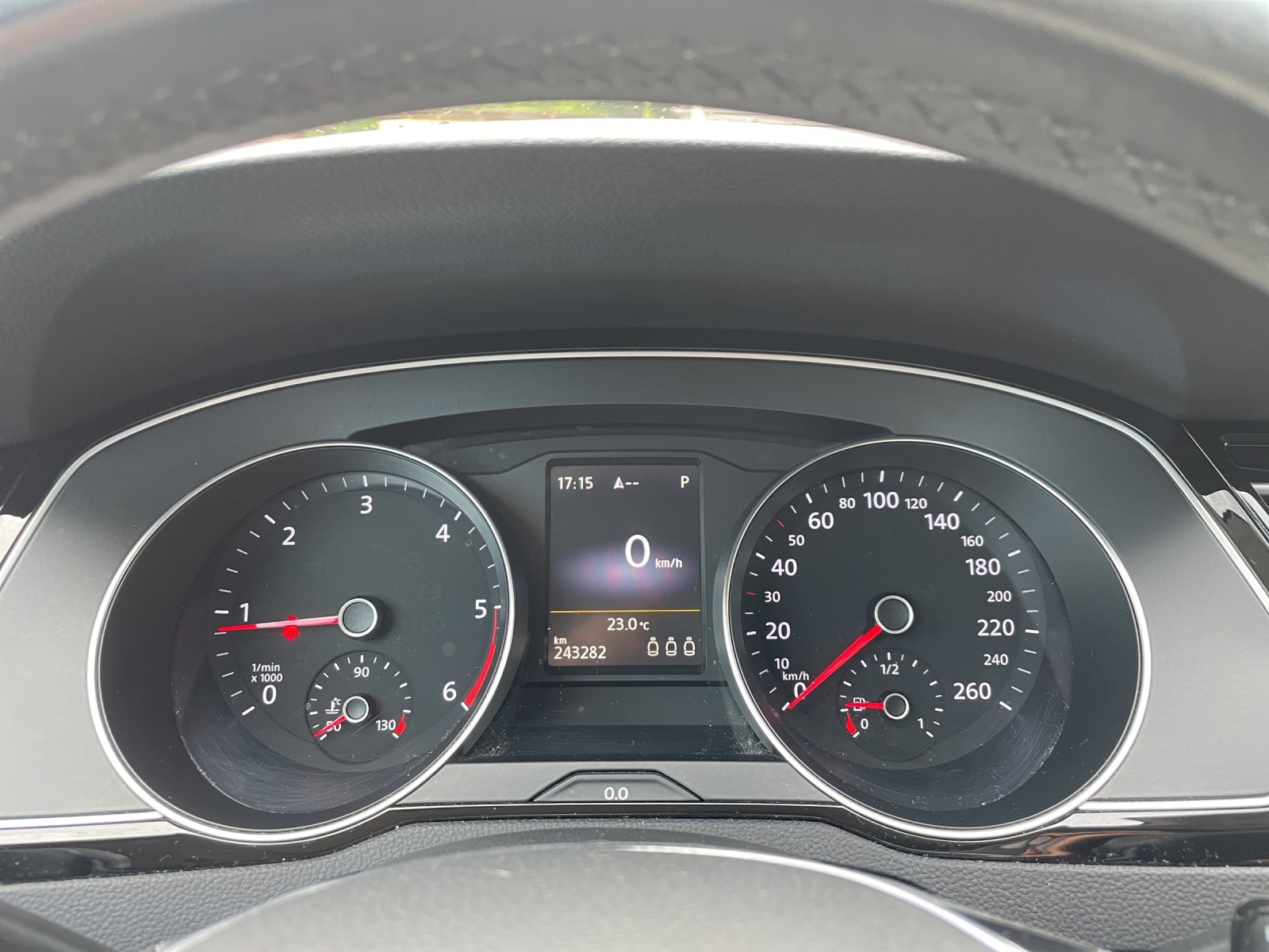 VW Passat Variant 2.0 TDI BMT High. DSG 4Motion-image-17