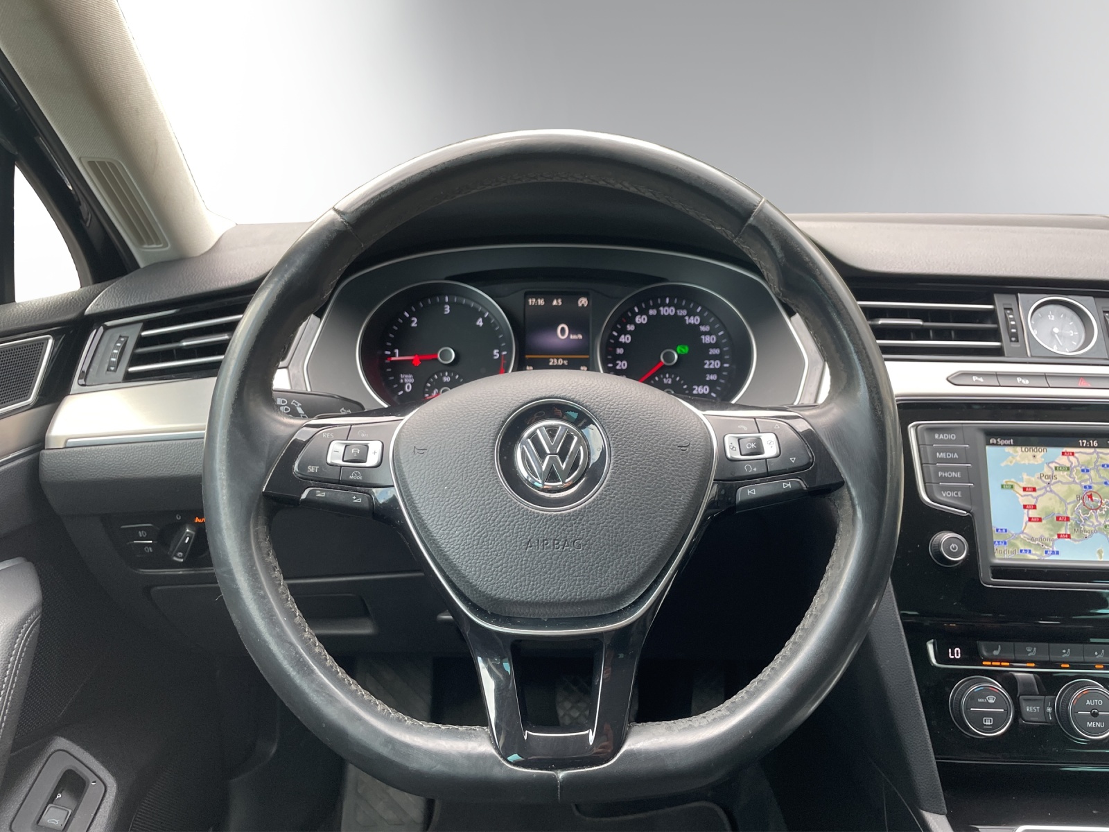 VW Passat Variant 2.0 TDI BMT High. DSG 4Motion-image-14