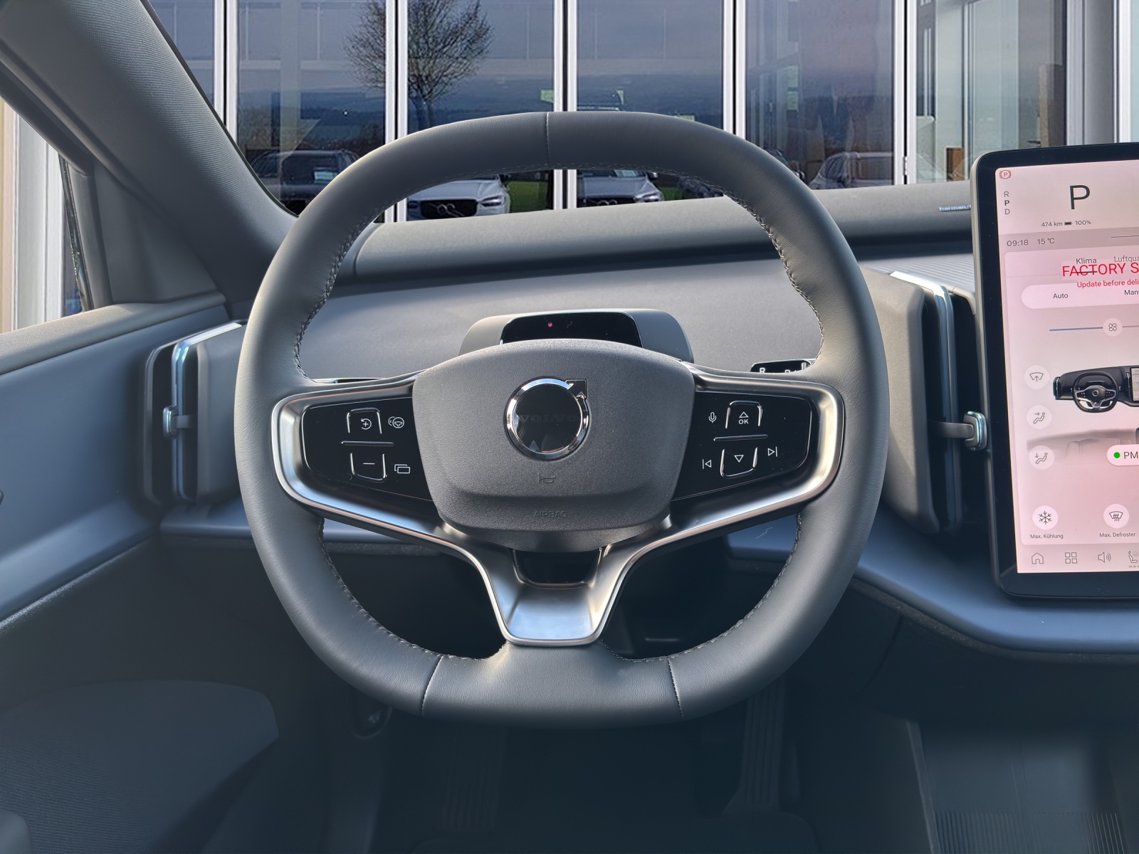 VOLVO EX30 P5 Longe Range Plus-image-10