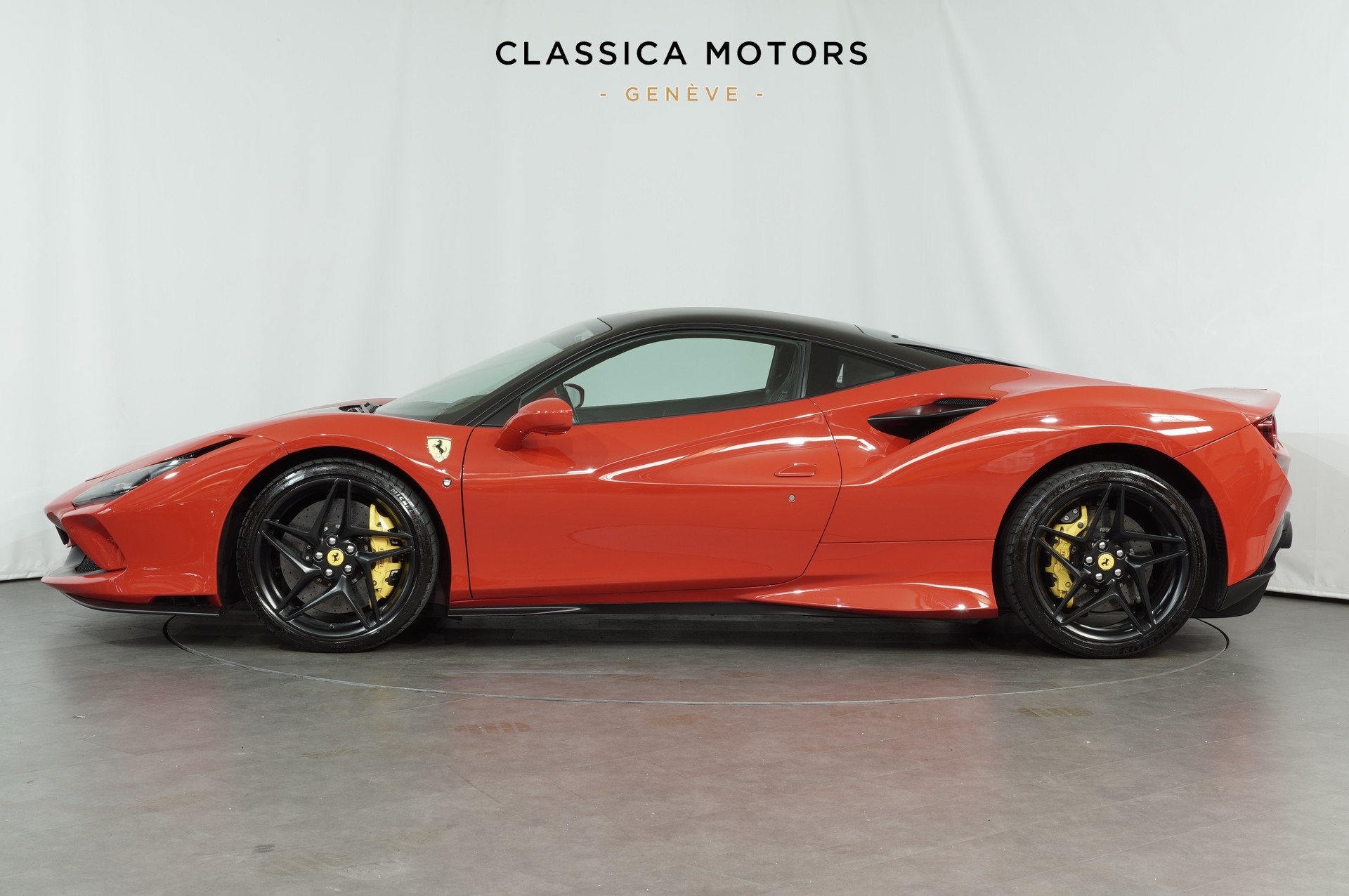 FERRARI F8 Tributo-image-6