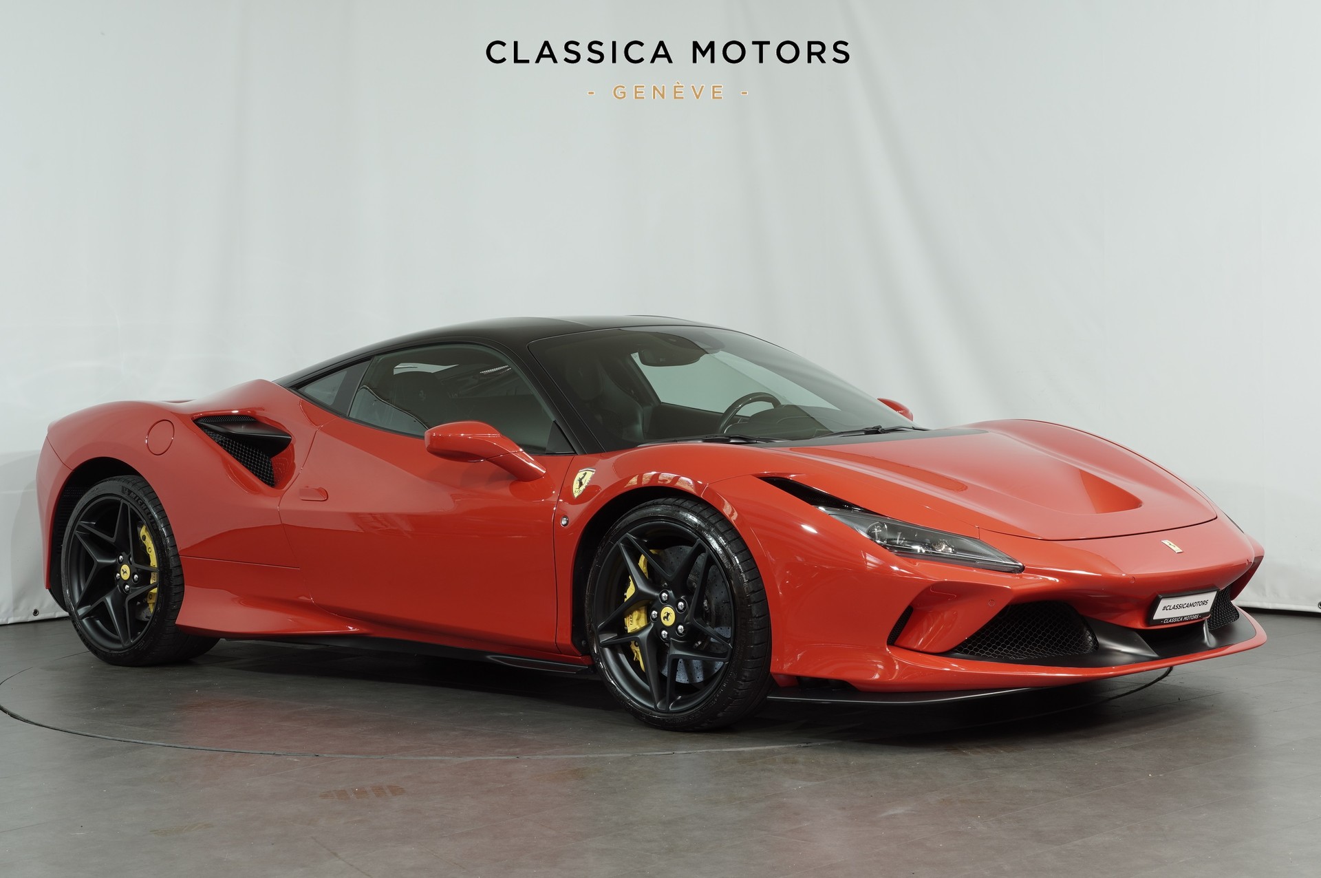FERRARI F8 Tributo-showroom-element-1