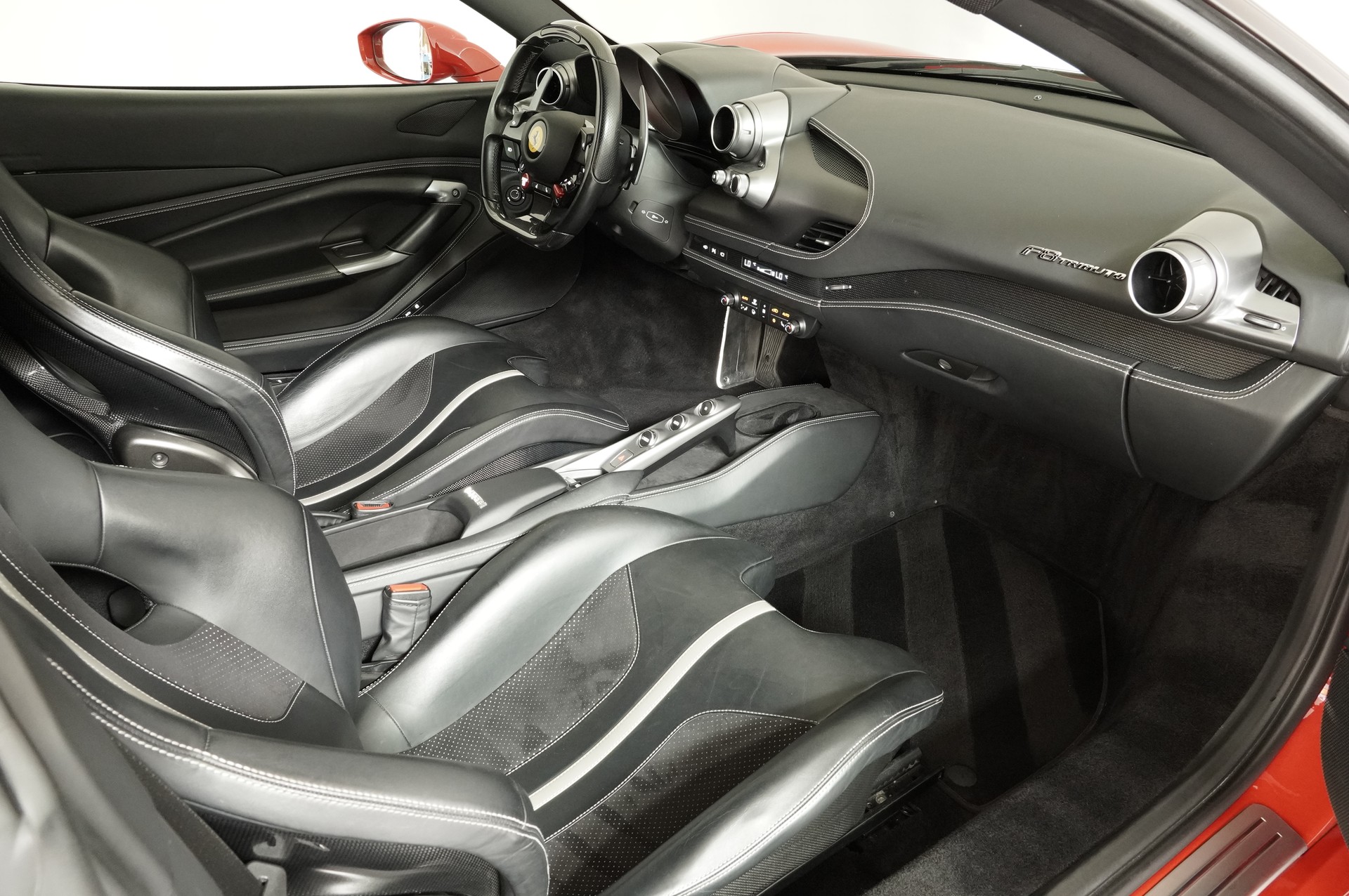 FERRARI F8 Tributo-image-10