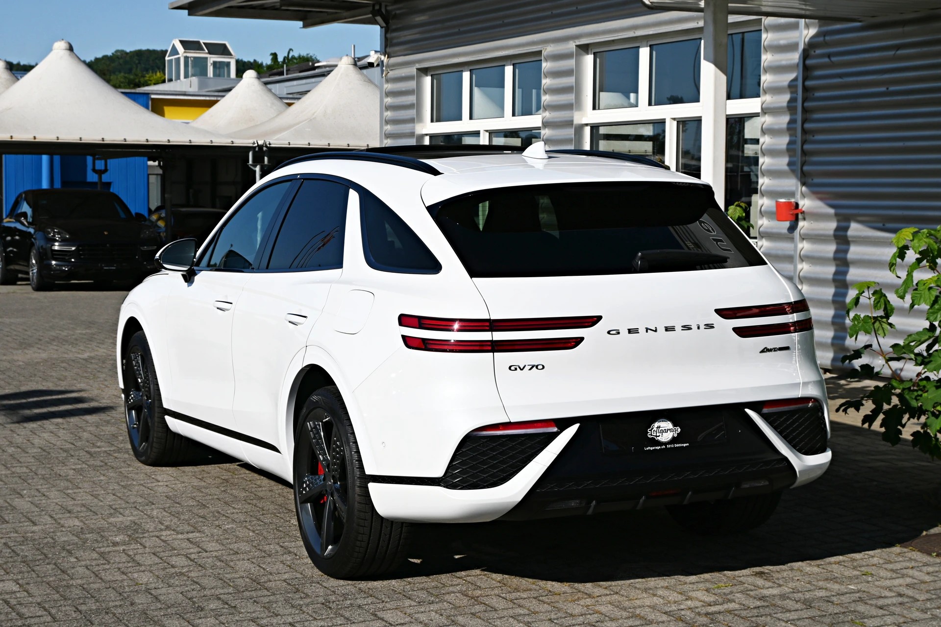 GENESIS GV70 2.2 CRDI Luxury White/Black Edition AT8 AWD 4X4 + Voll-Ausstattung-image-6