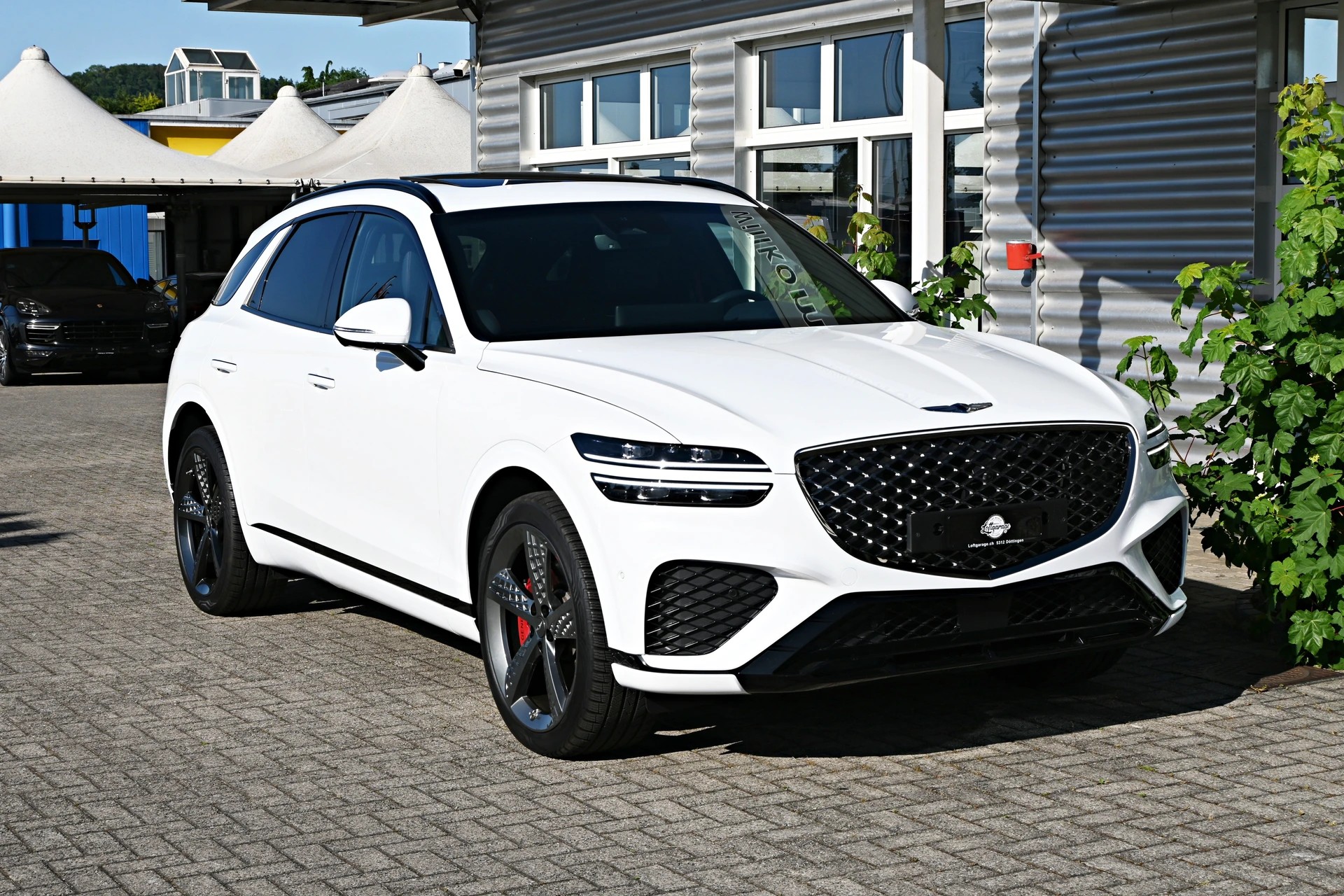 GENESIS GV70 2.2 CRDI Luxury White/Black Edition AT8 AWD 4X4 + Voll-Ausstattung
