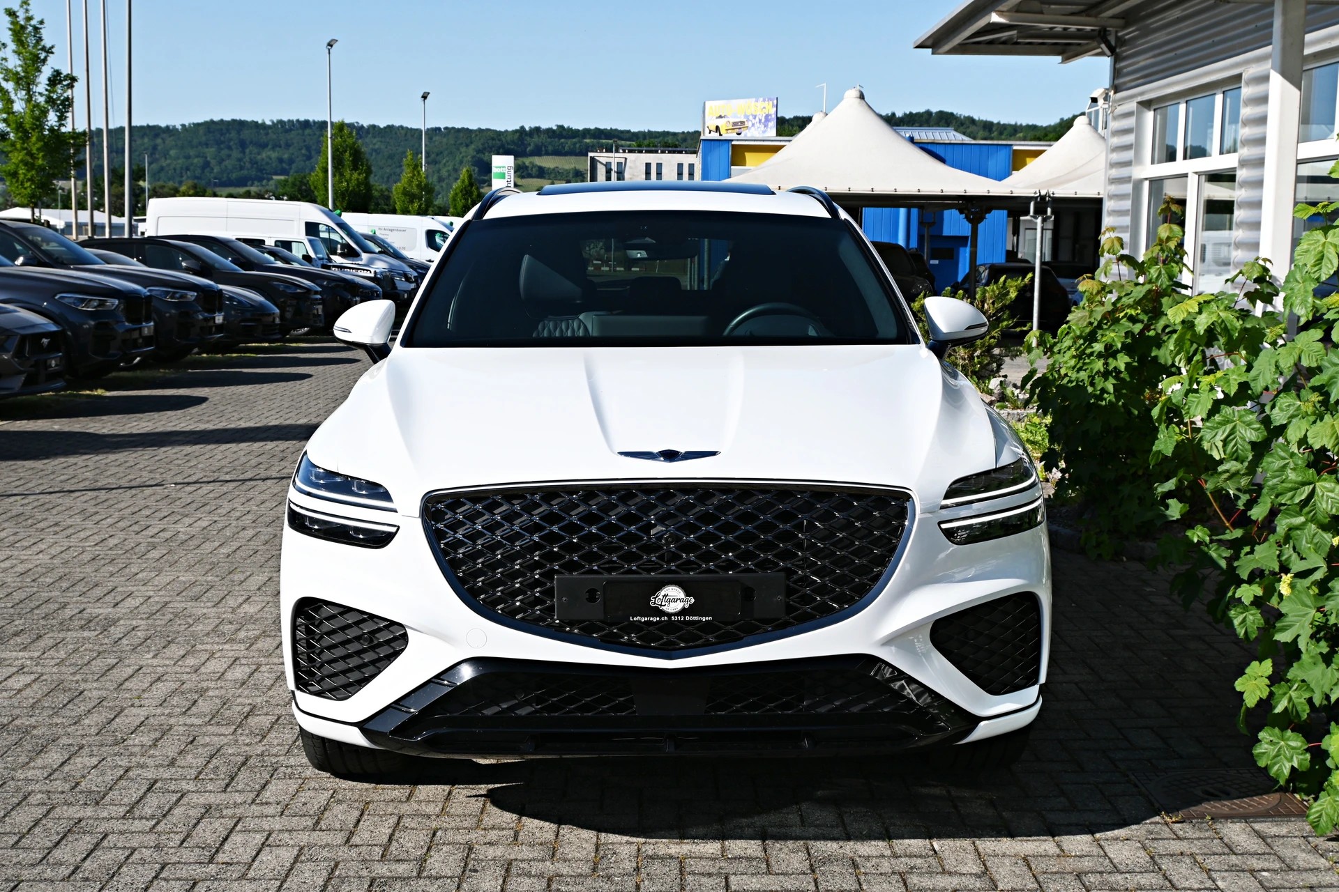 GENESIS GV70 2.2 CRDI Luxury White/Black Edition AT8 AWD 4X4 + Voll-Ausstattung-showroom-element-2
