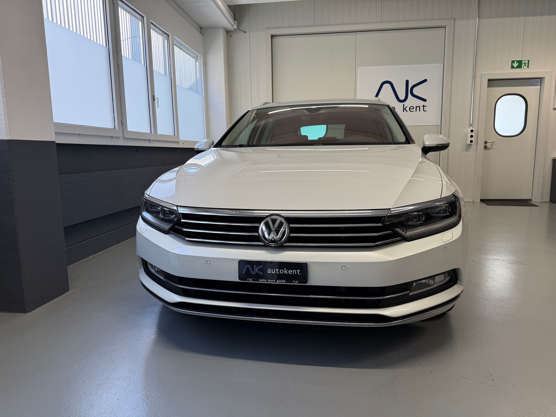 VW Passat Variant 2.0 TDI BMT Highline DSG-showroom-element-1