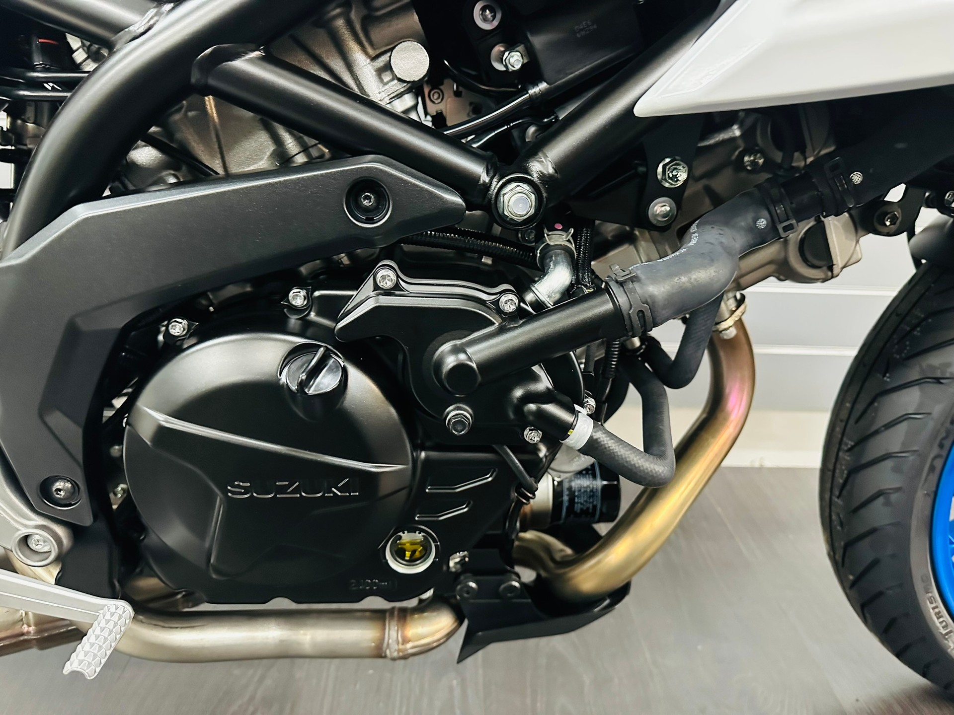 SUZUKI SV 7GX ( SV 650 GX ) 35 Kw-image-6
