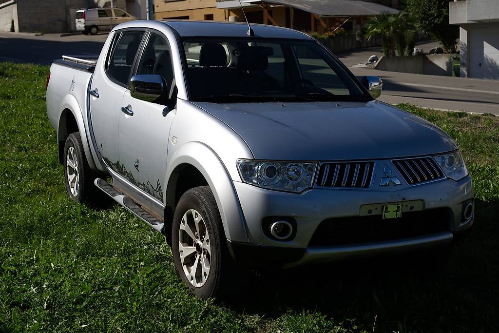 MITSUBISHI L 200