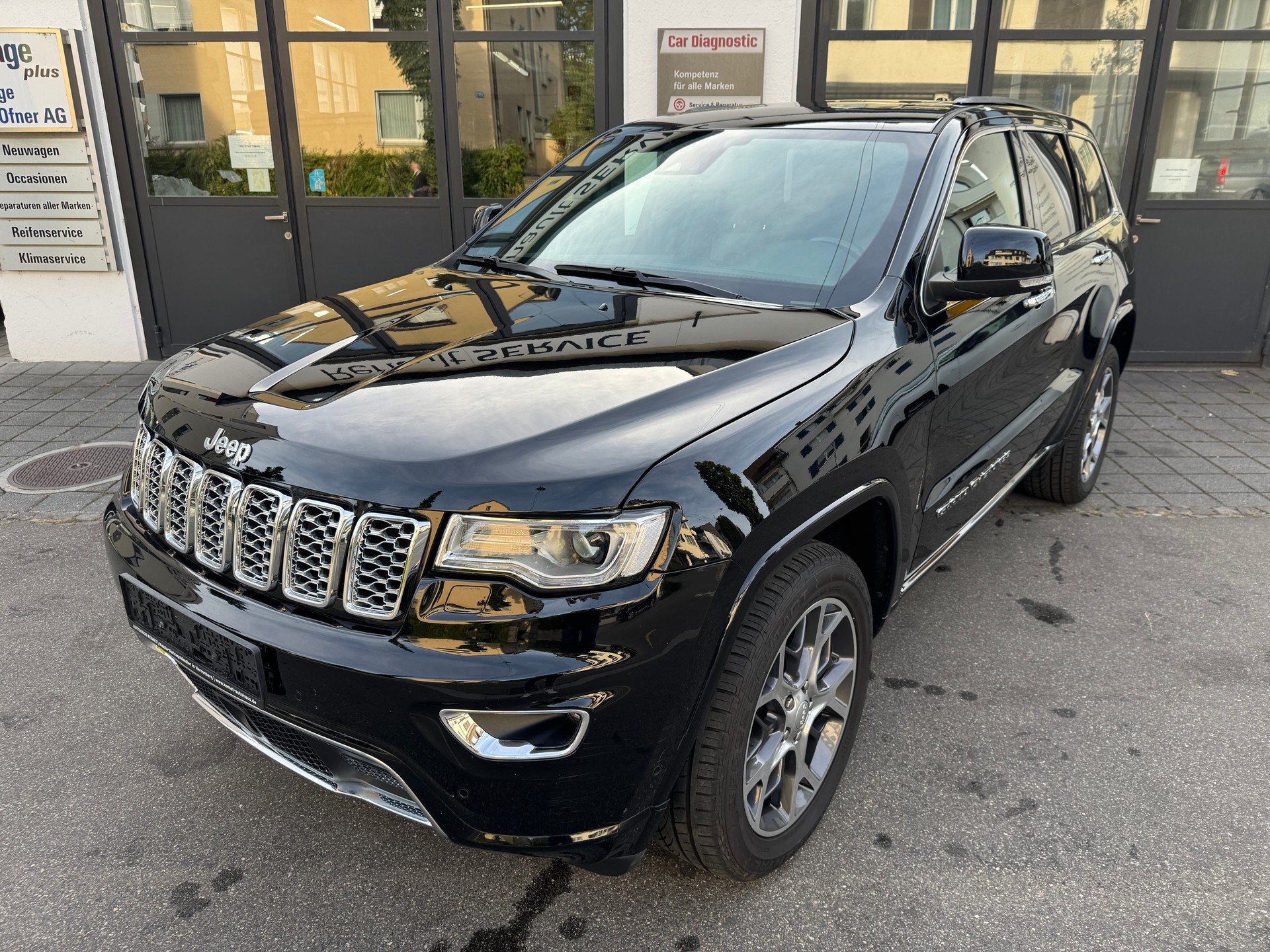 JEEP Grand Cherokee 3.0 CRD Overland Automatic-showroom-element-1