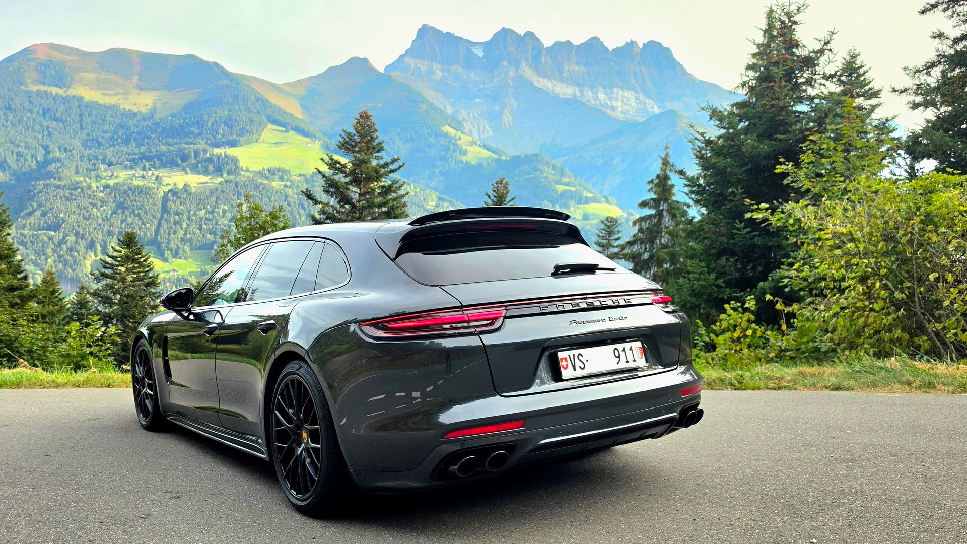 PORSCHE 4.0 V8 Turbo-image-9