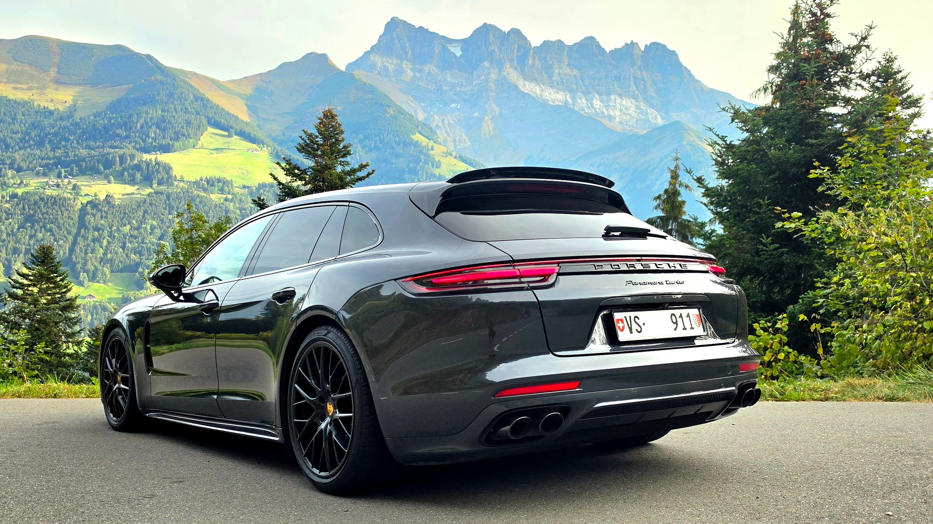 PORSCHE 4.0 V8 Turbo-image-1