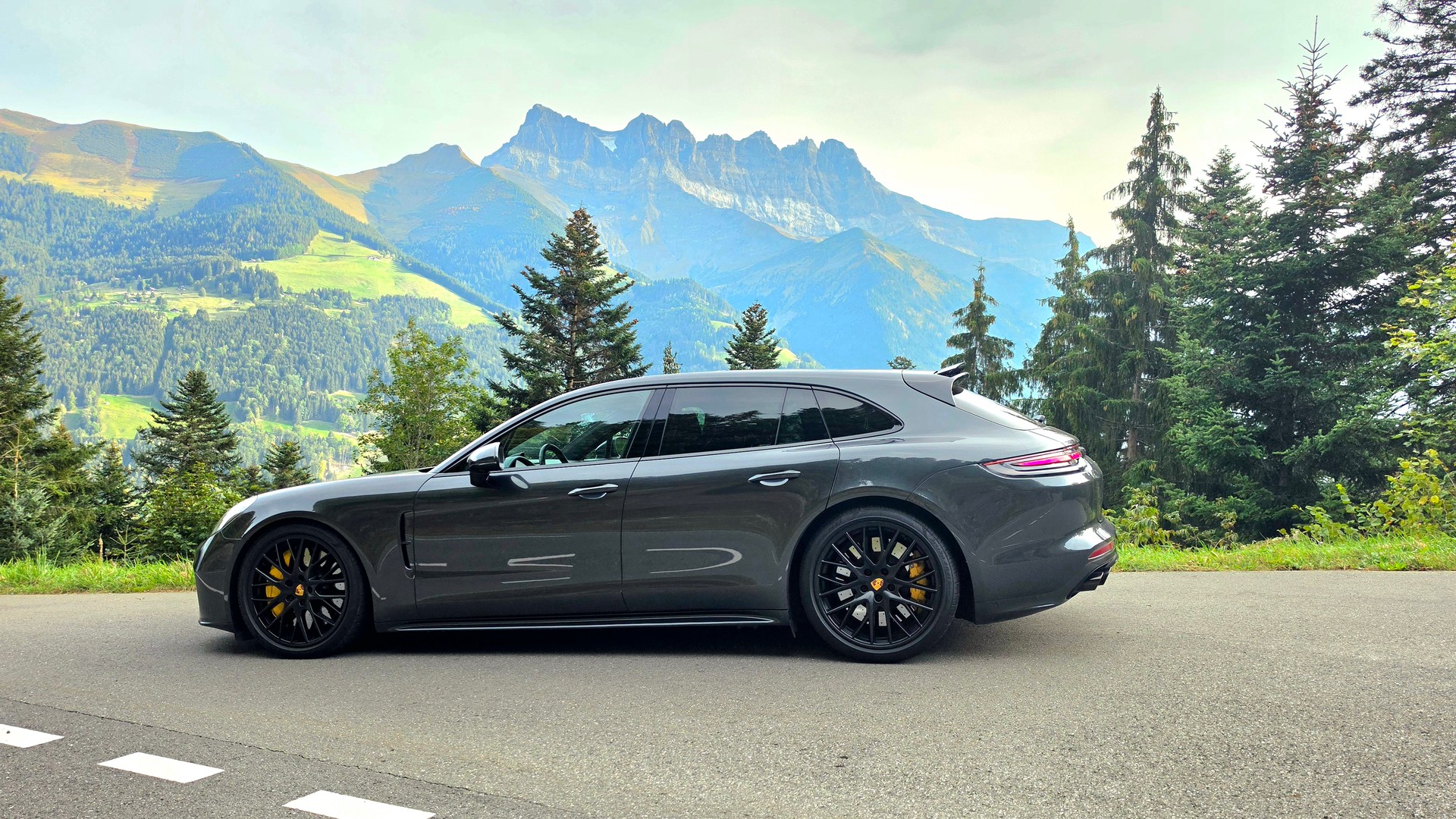 PORSCHE 4.0 V8 Turbo-image-8
