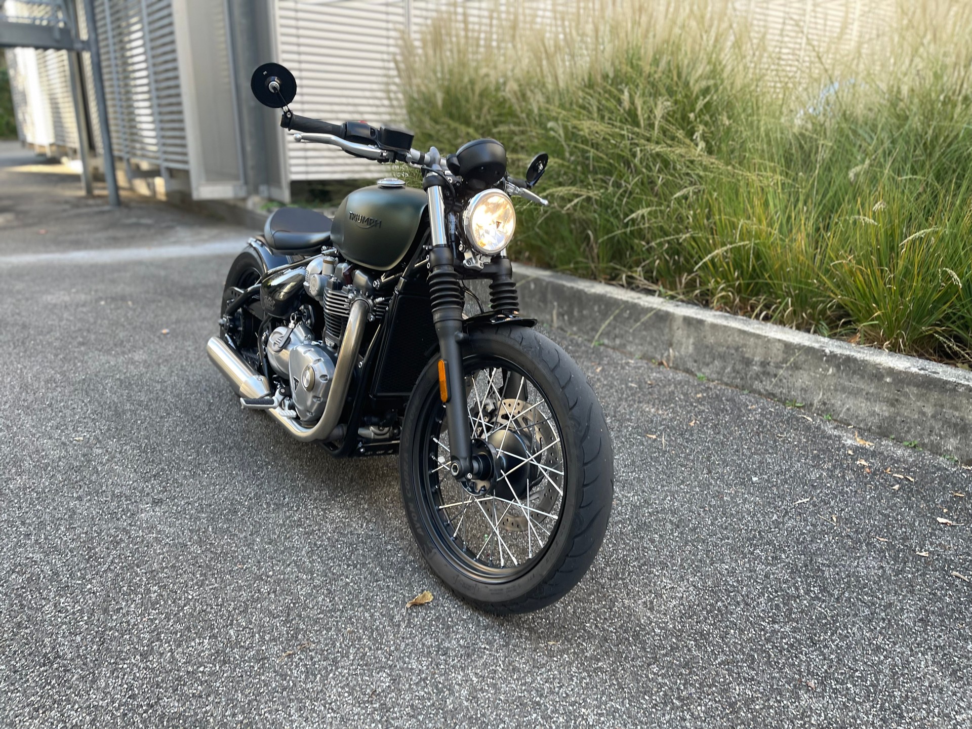 TRIUMPH Bonneville 1200 Bobber ABS-image-1