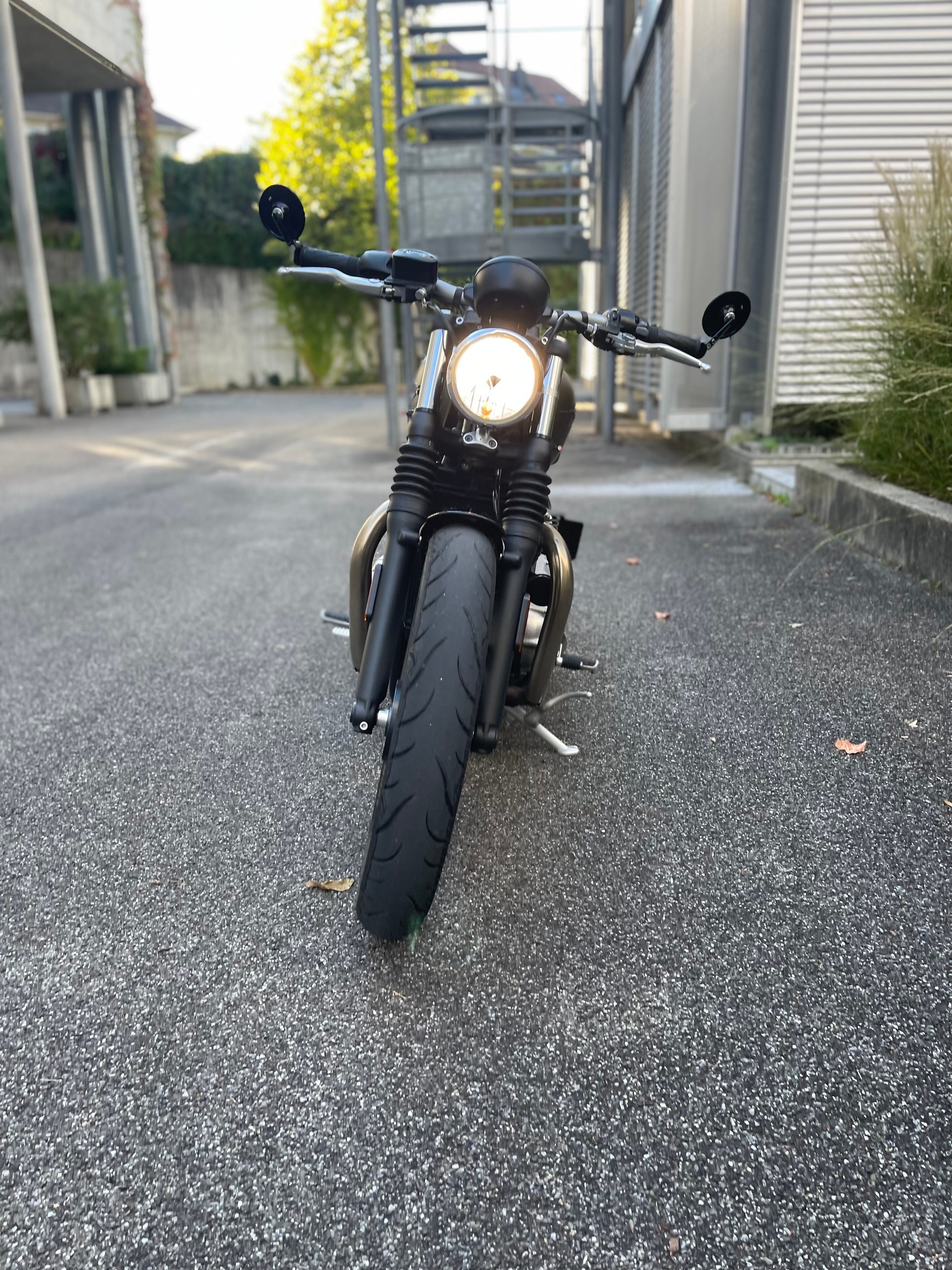 TRIUMPH Bonneville 1200 Bobber ABS-image-2