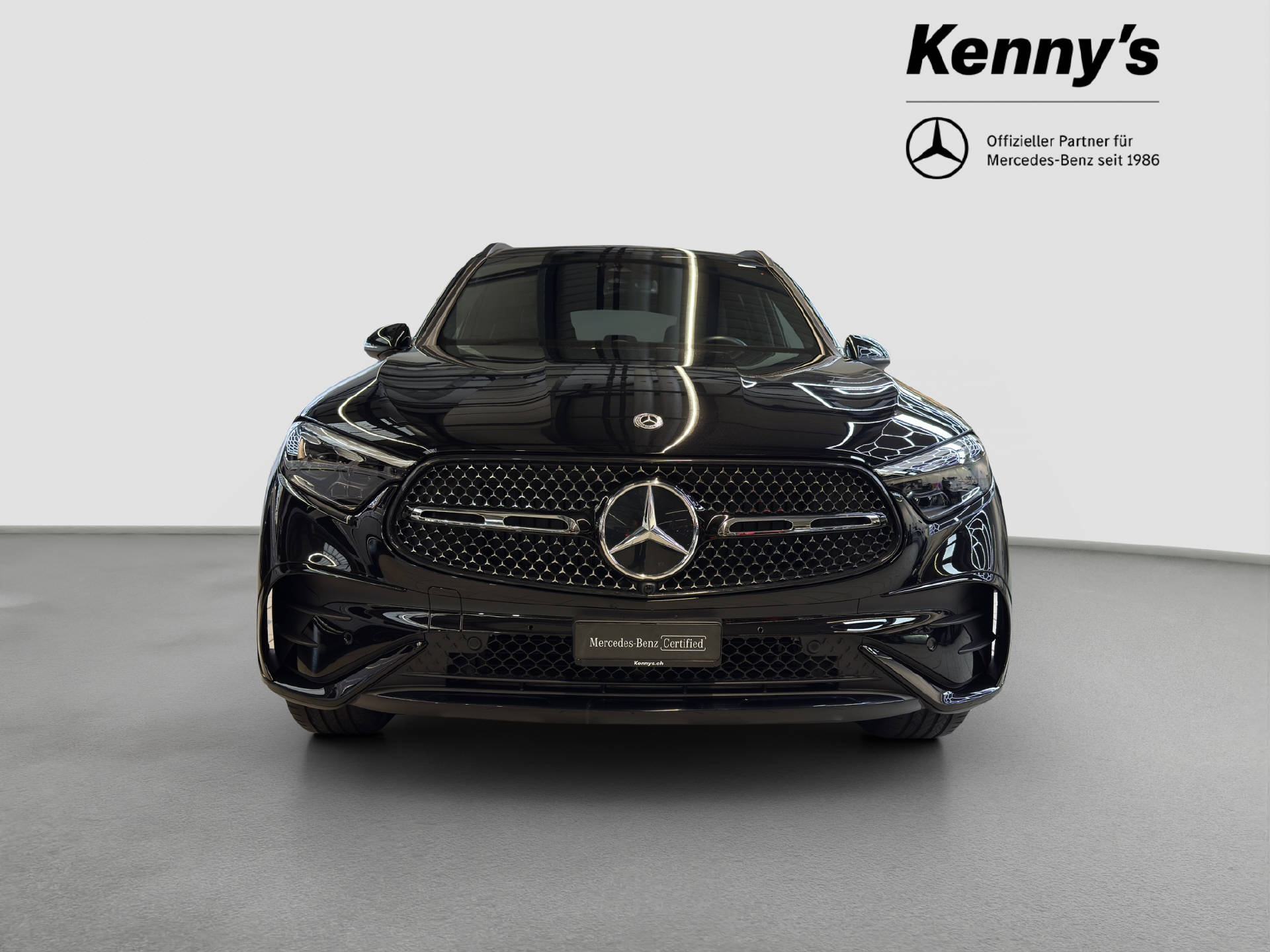 MERCEDES-BENZ GLC 200 AMG Line 4MATIC-showroom-element-1