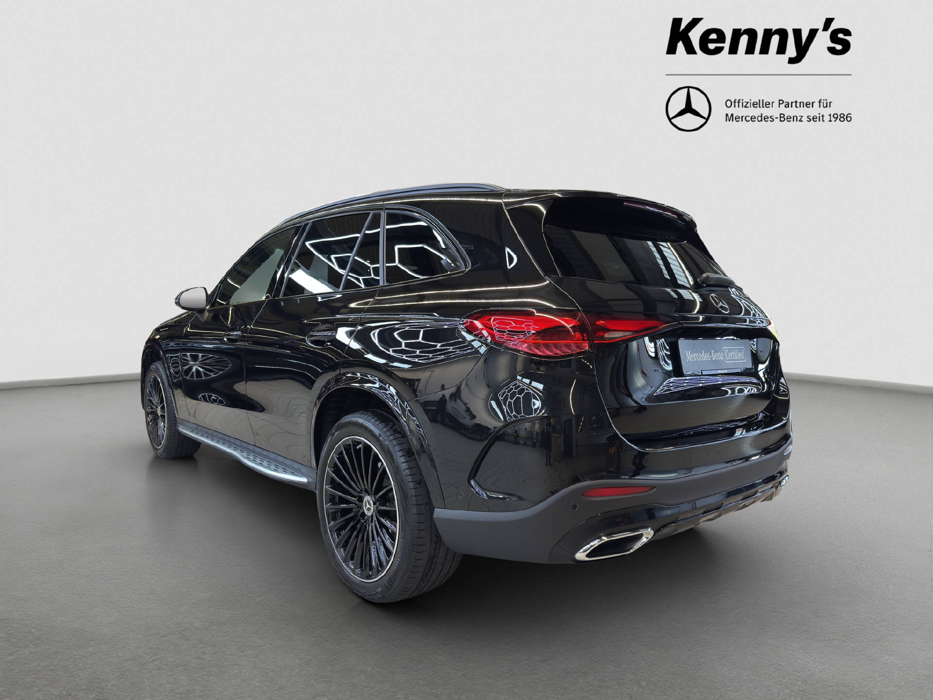 MERCEDES-BENZ GLC 200 AMG Line 4MATIC-showroom-element-3