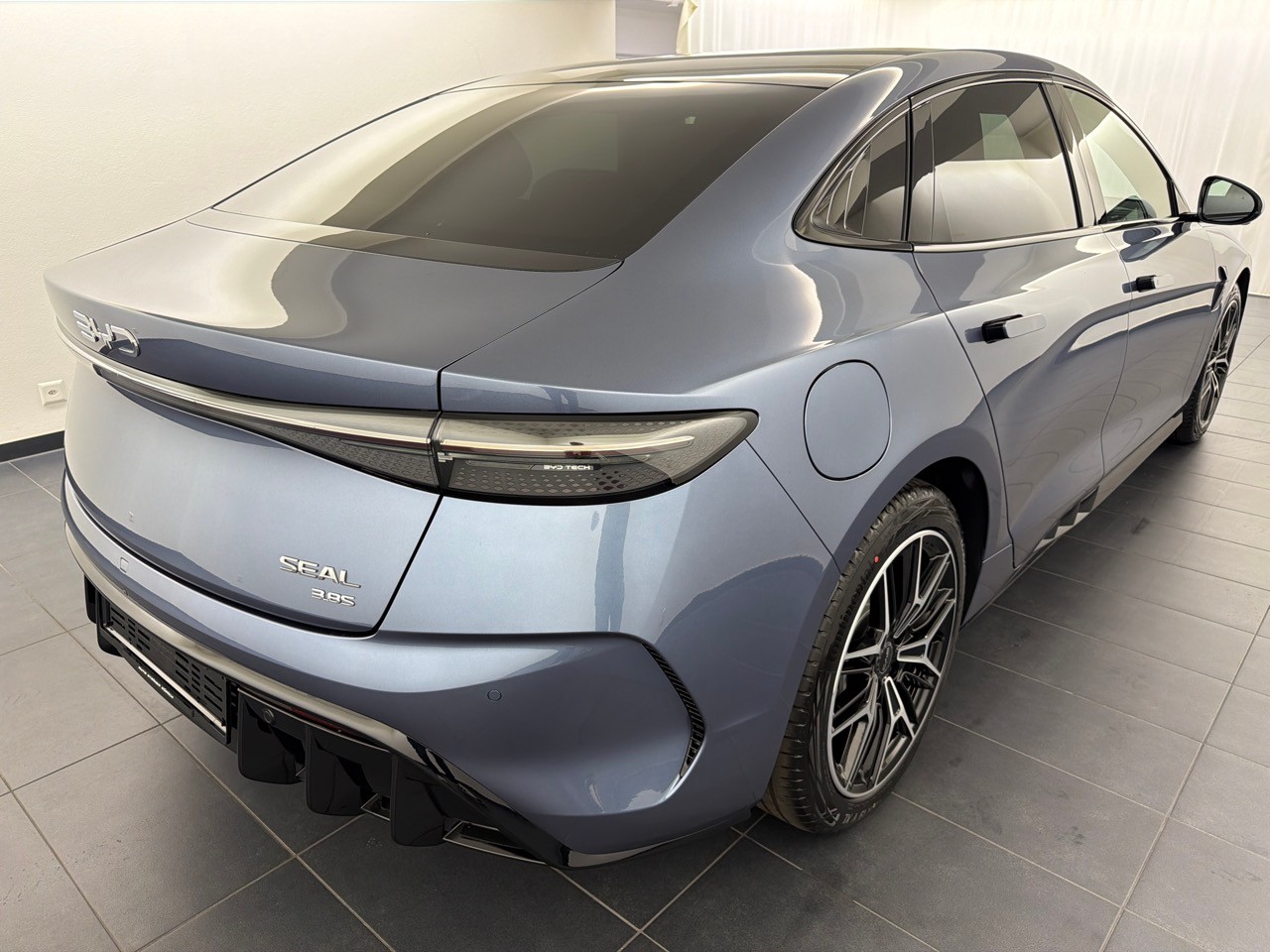 BYD Seal 82,5 kWh Excellence-showroom-element-2