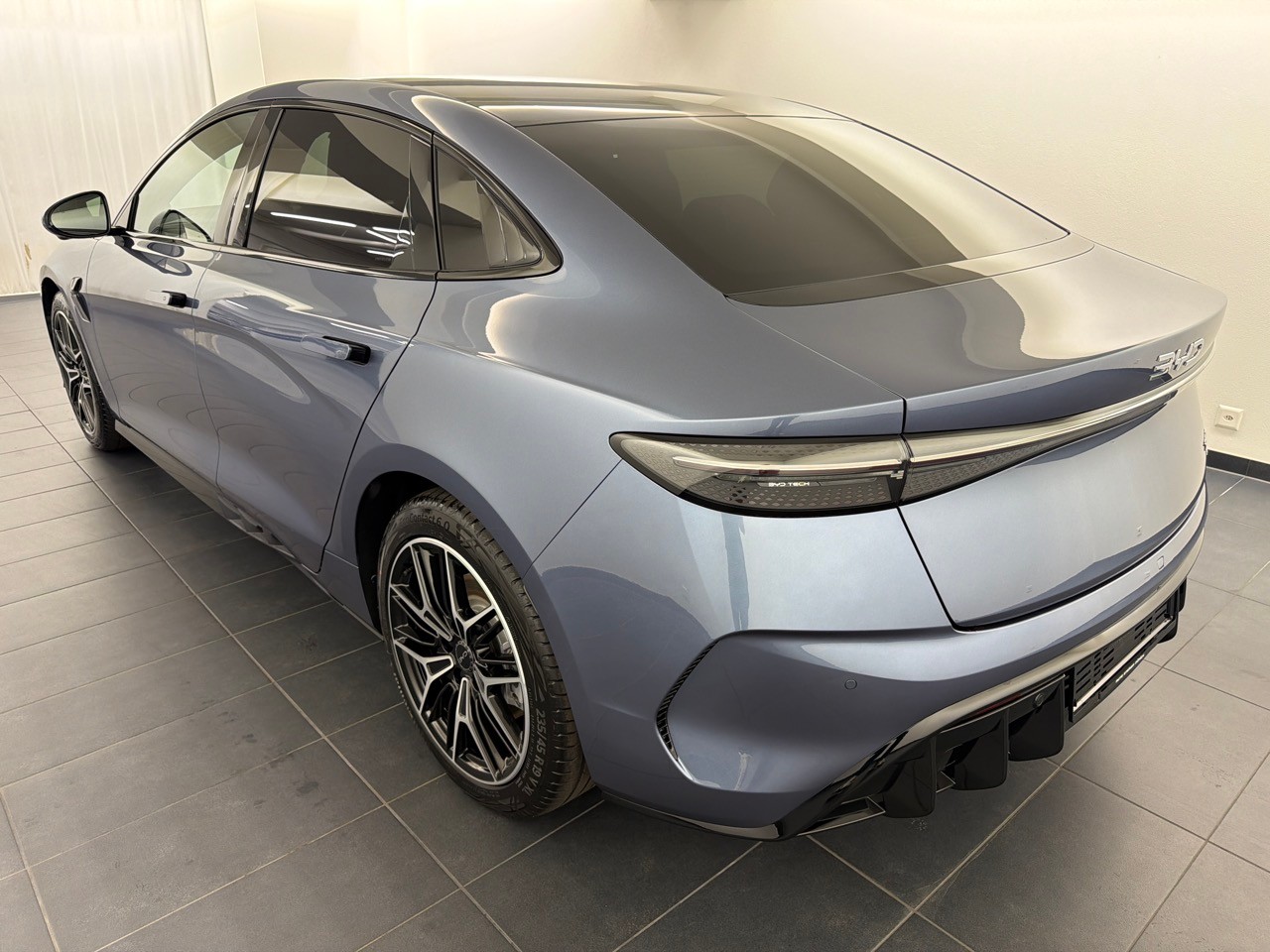 BYD Seal 82,5 kWh Excellence-showroom-element-1
