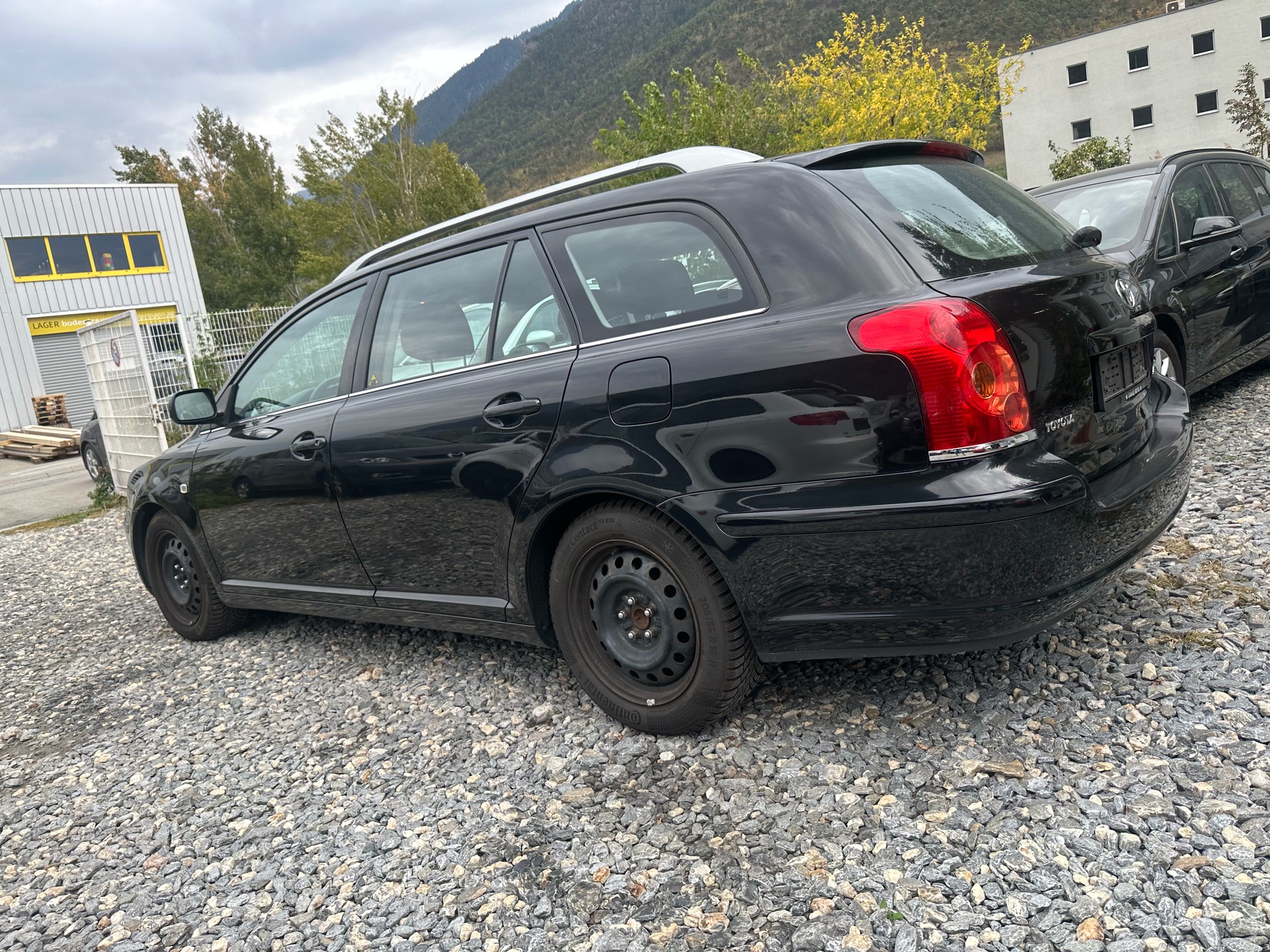 TOYOTA Avensis 2.0 D4 VVT-i Linea Sol Sportswagon-image-10