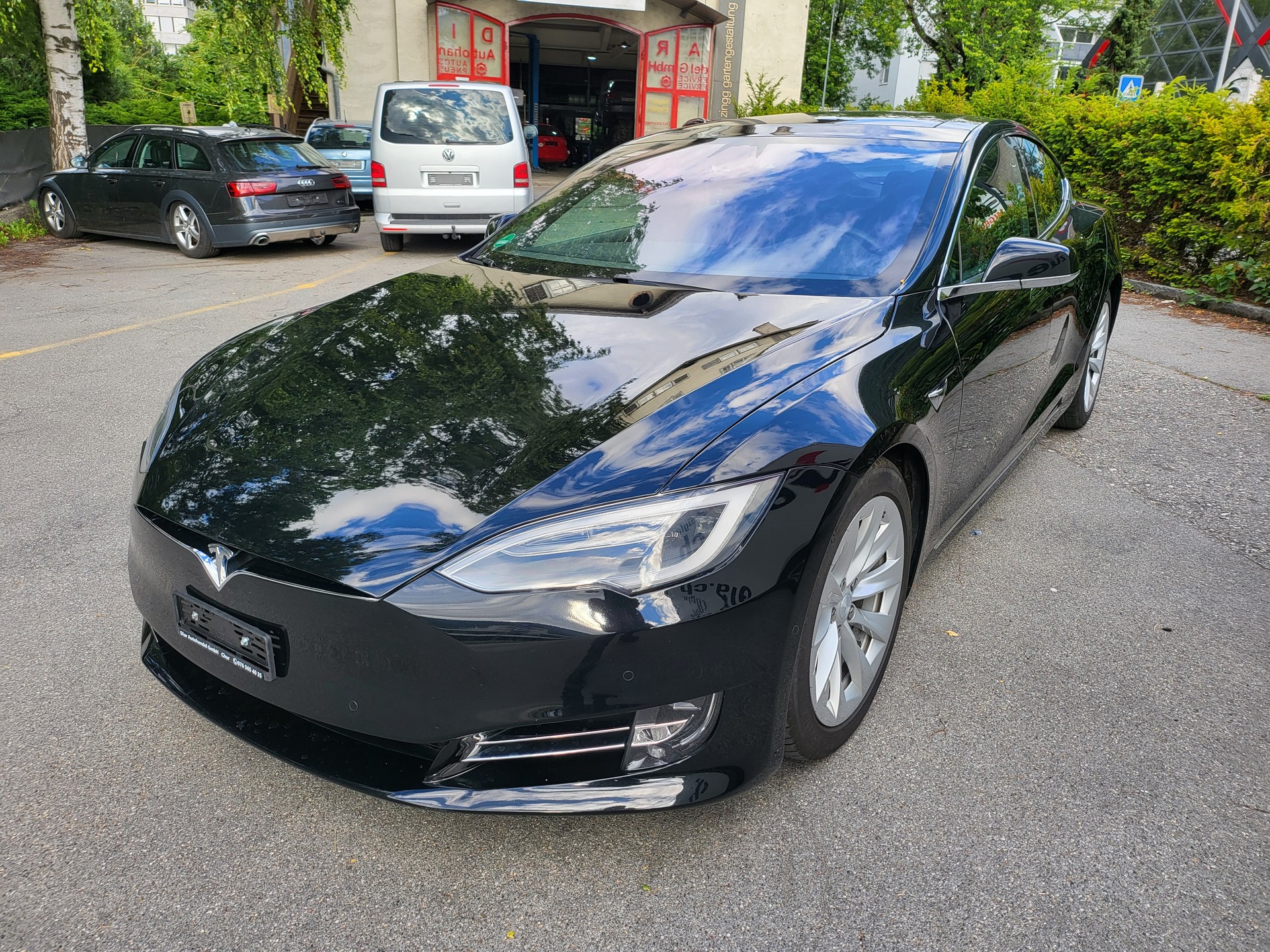 TESLA Model S 75 D-image-1