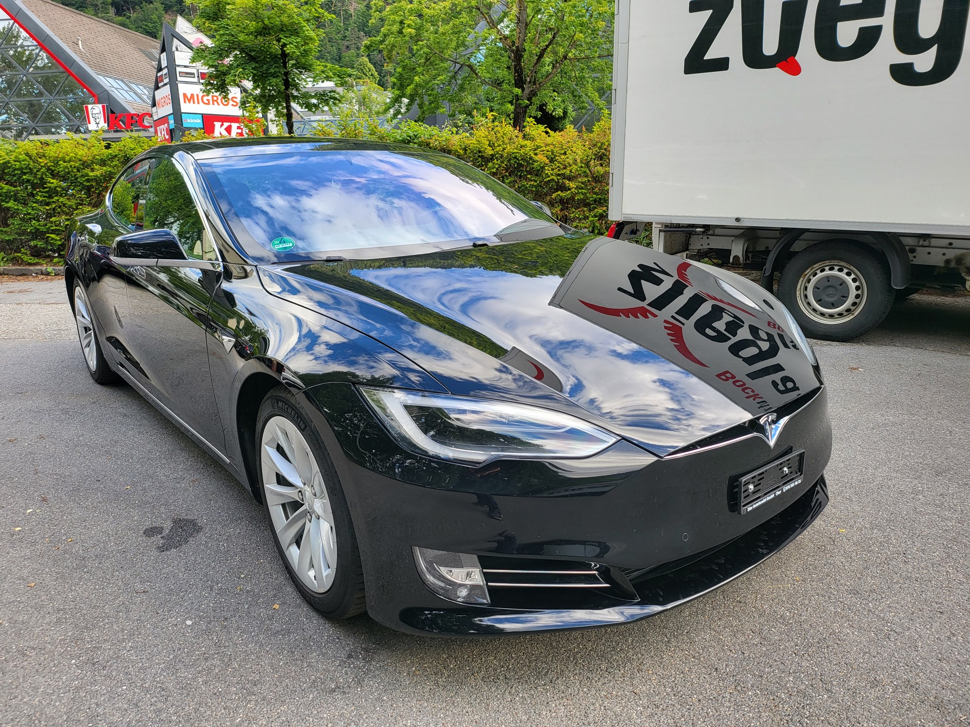 TESLA Model S 75 D-image-2