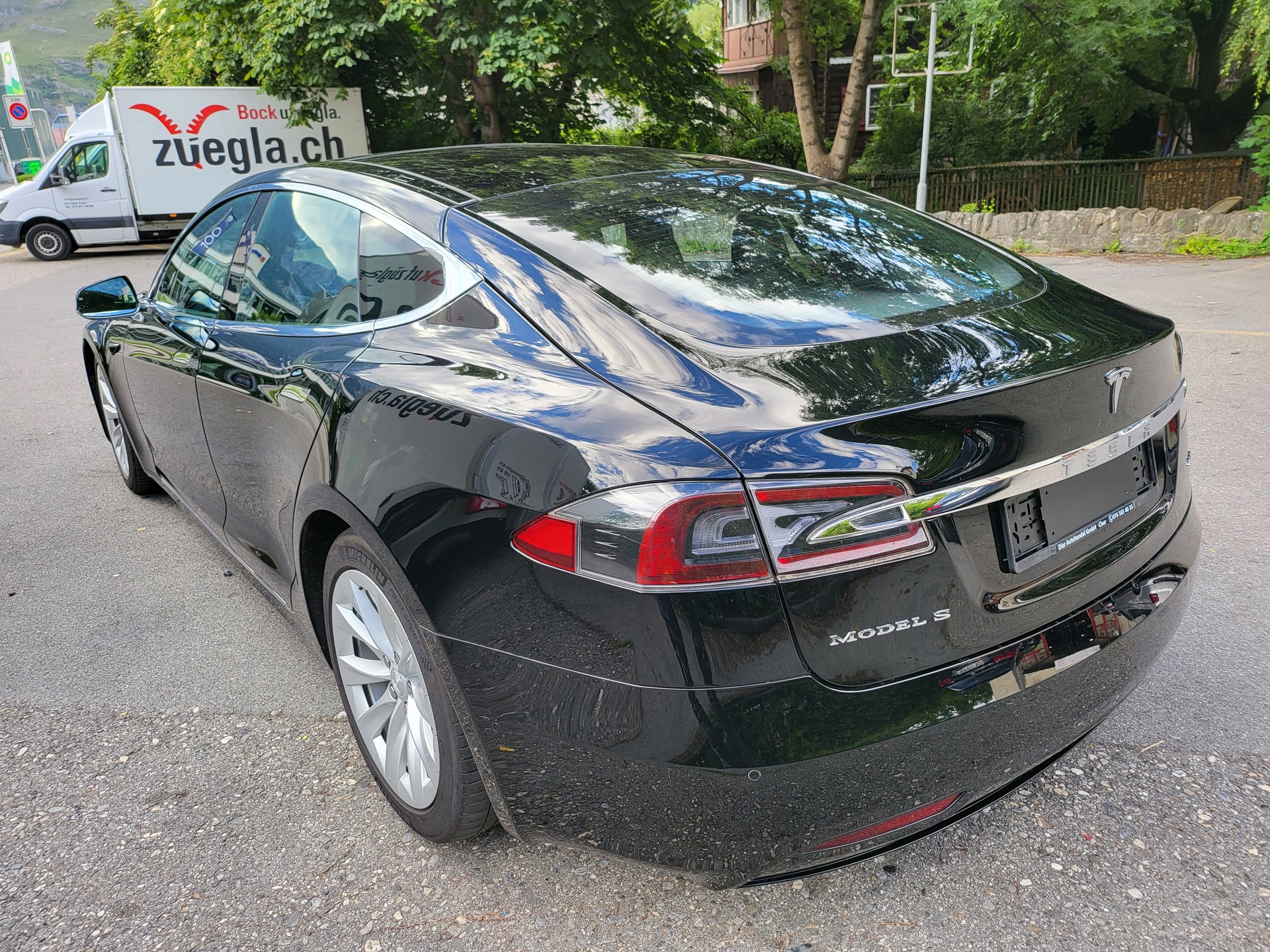 TESLA Model S 75 D-image-5