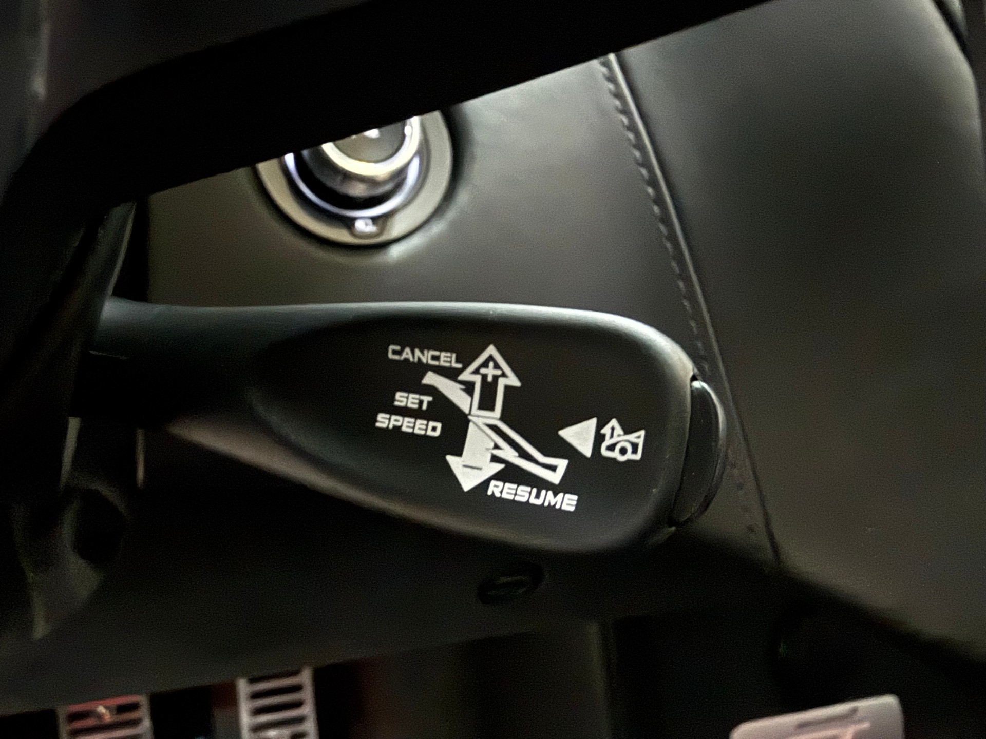 McLAREN GT-image-12