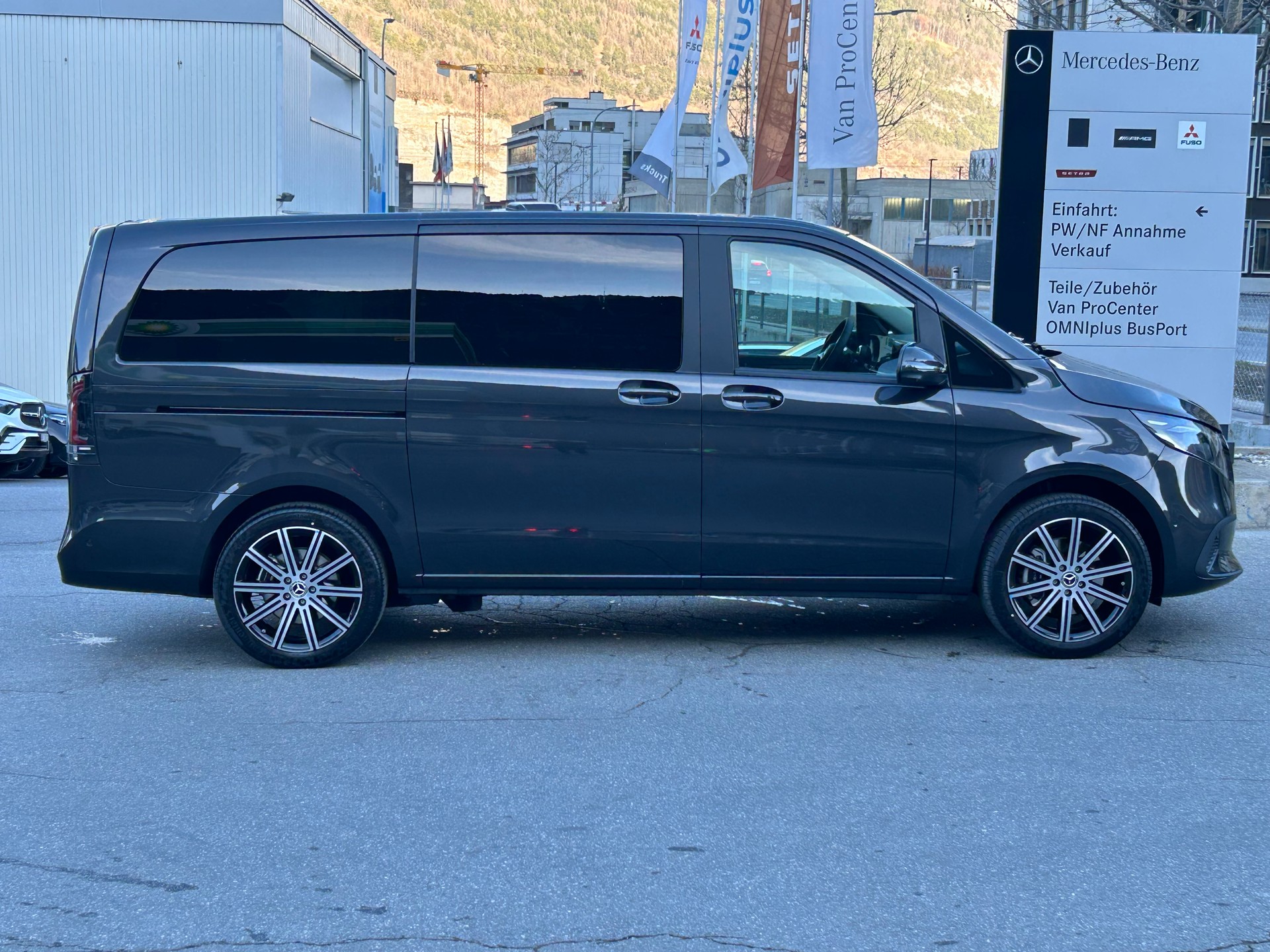 MERCEDES-BENZ V 250 d TREND Lang 4MATIC-image-16