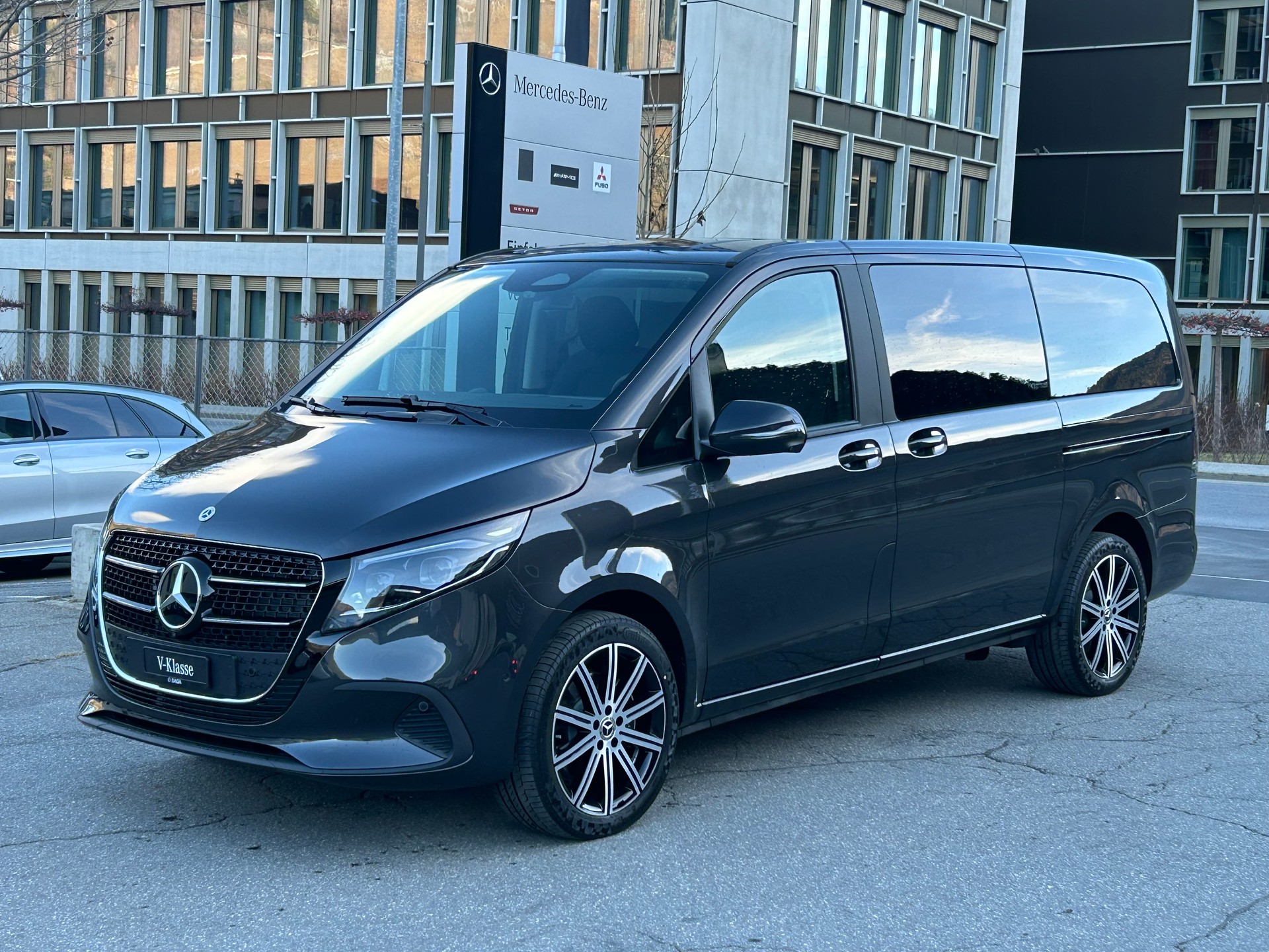 MERCEDES-BENZ V 250 d TREND Lang 4MATIC-showroom-element-2