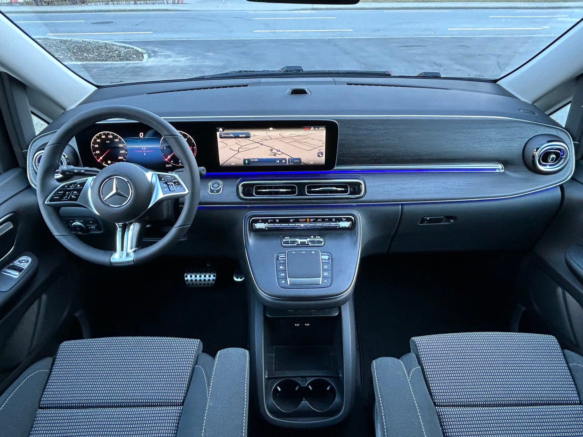 MERCEDES-BENZ V 250 d TREND Lang 4MATIC-image-19