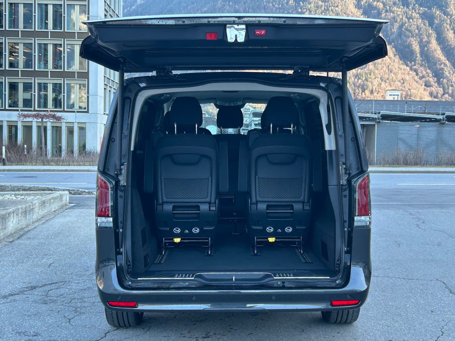 MERCEDES-BENZ V 250 d TREND Lang 4MATIC-image-12