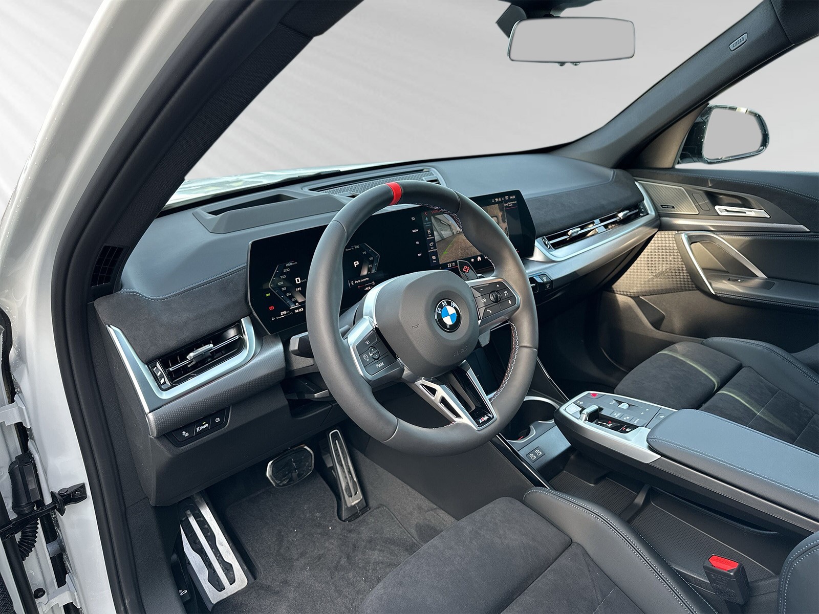 BMW X1 xDrive M35i-showroom-element-3