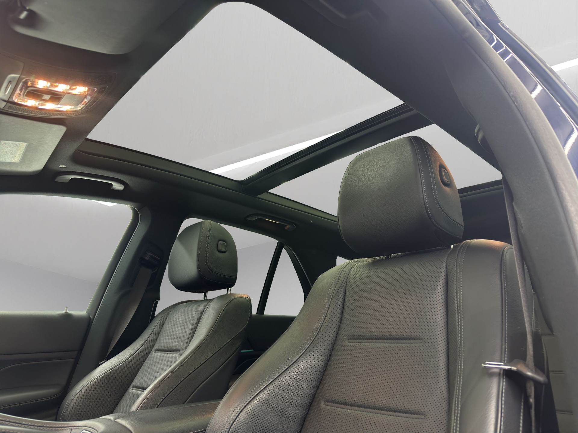 MERCEDES-BENZ GLE 400 d 4Matic AMG Line 9G-Tronic-image-9