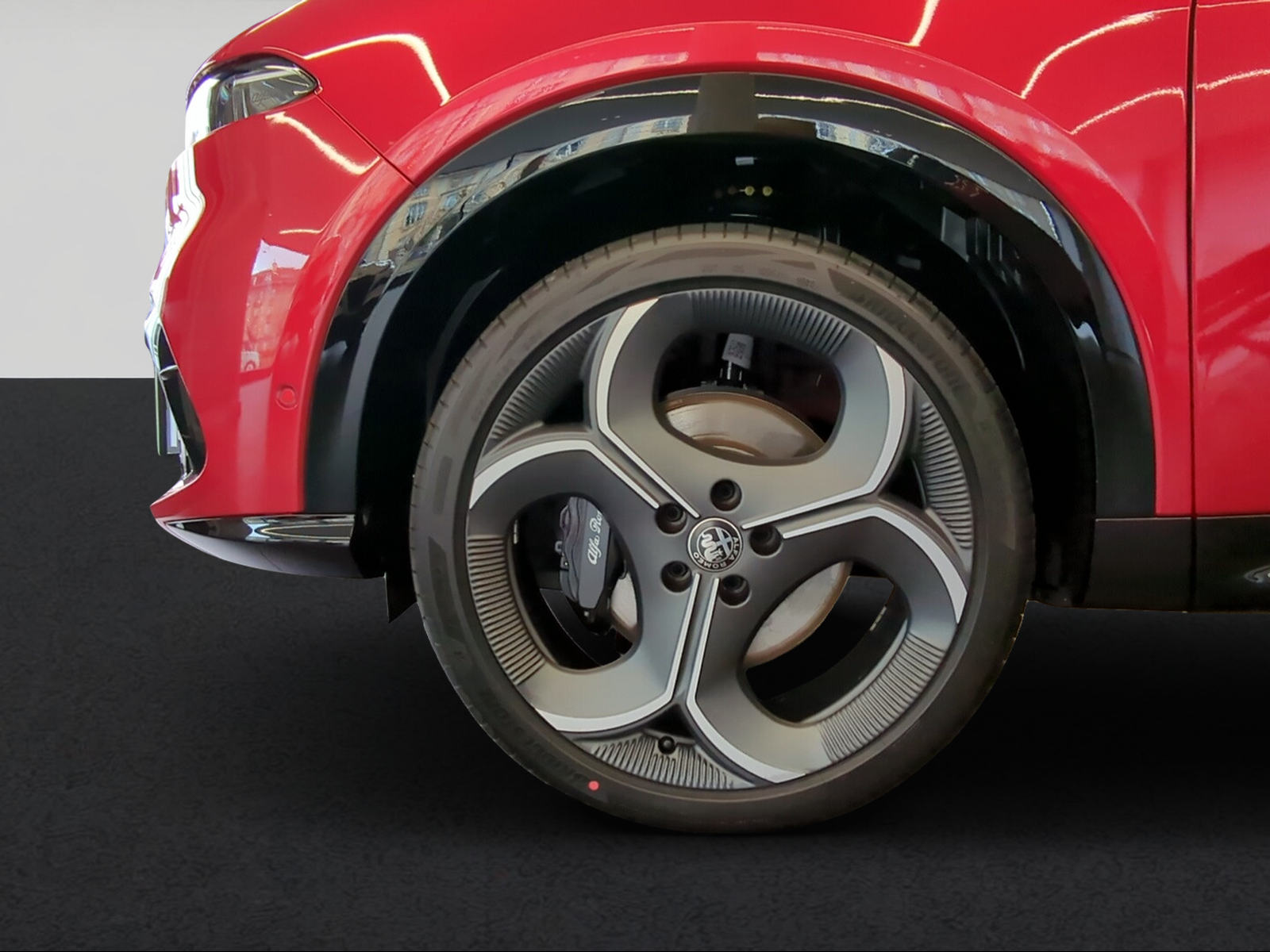 ALFA ROMEO Tonale 1.3 Plug-in-Hybrid Q4 Sport Speciale Launch-showroom-element-3