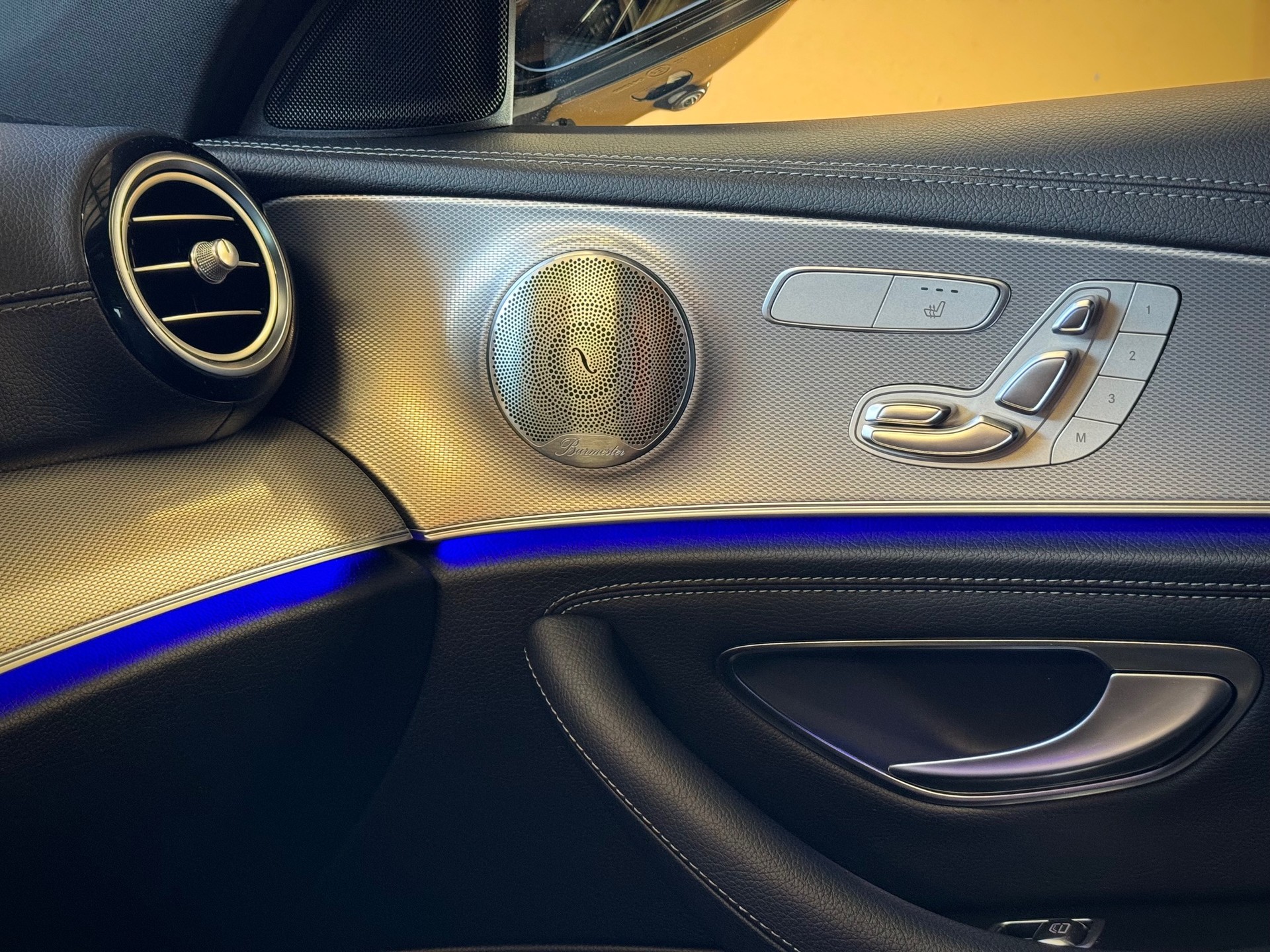 MERCEDES-BENZ E 220 d AMG Line 4Matic 9G-Tronic - Véhicule Suisse (CH)-image-14