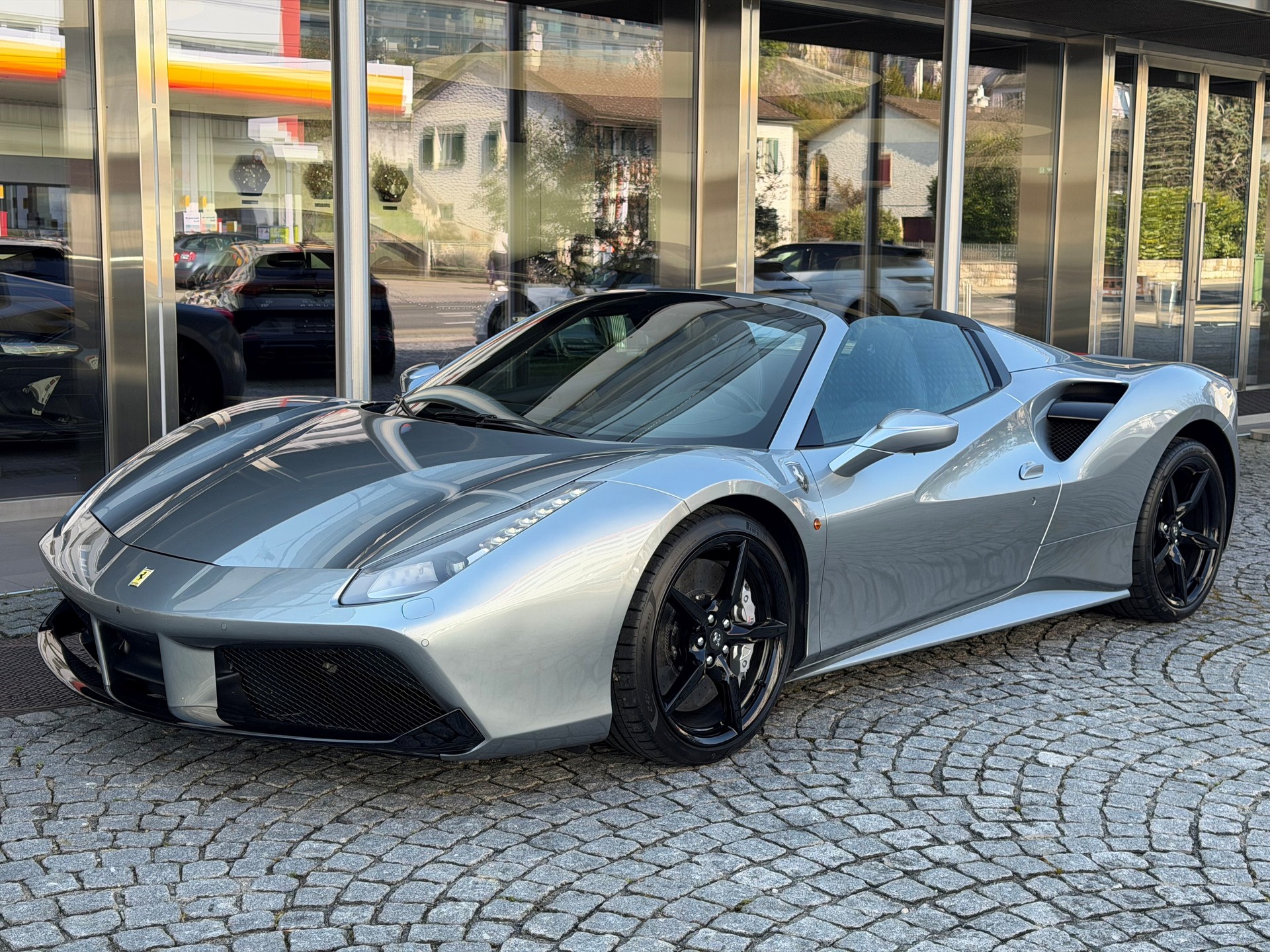 FERRARI 488 Spider