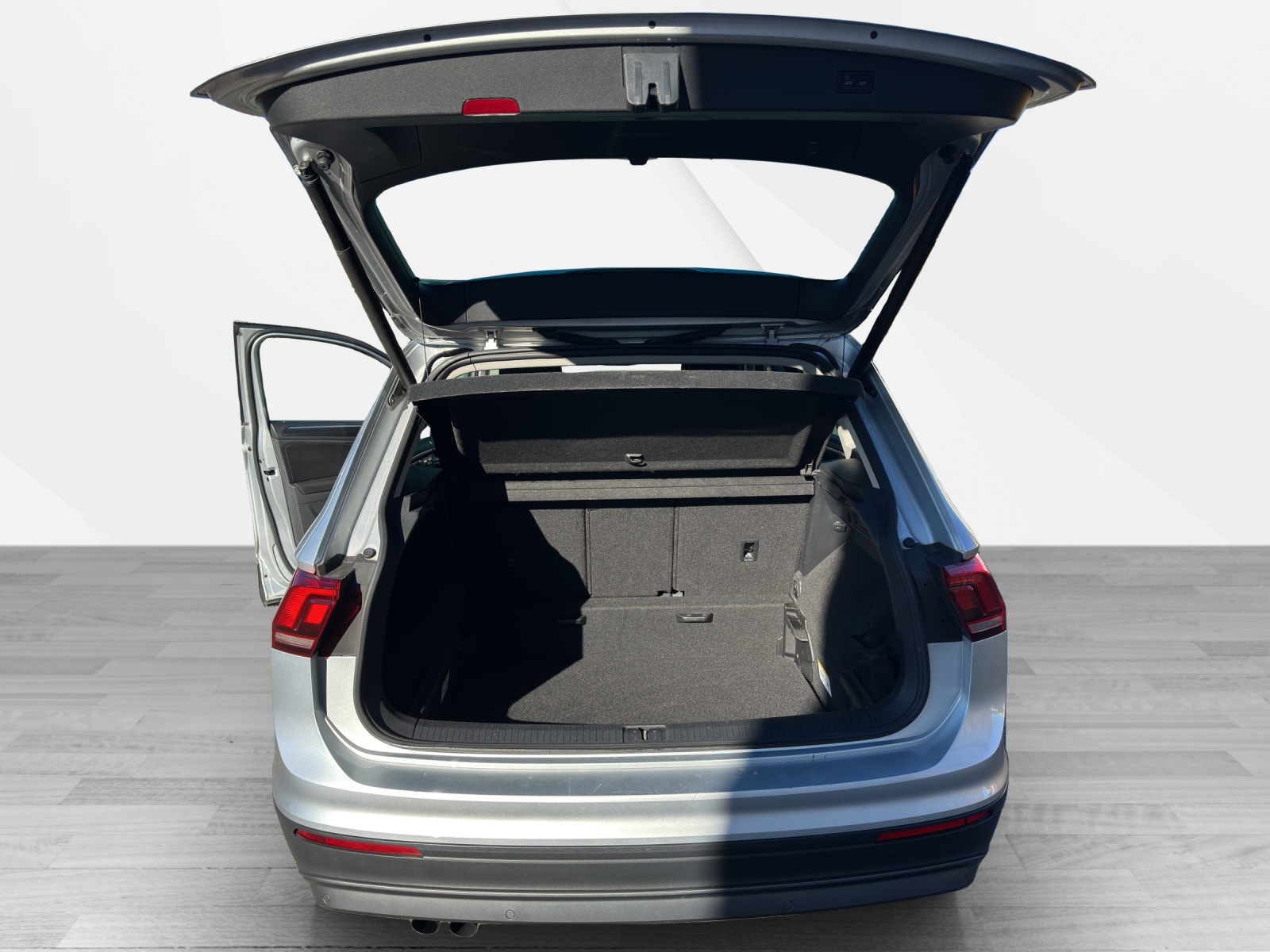 VW Tiguan 2.0 TSI Sound DSG-image-18
