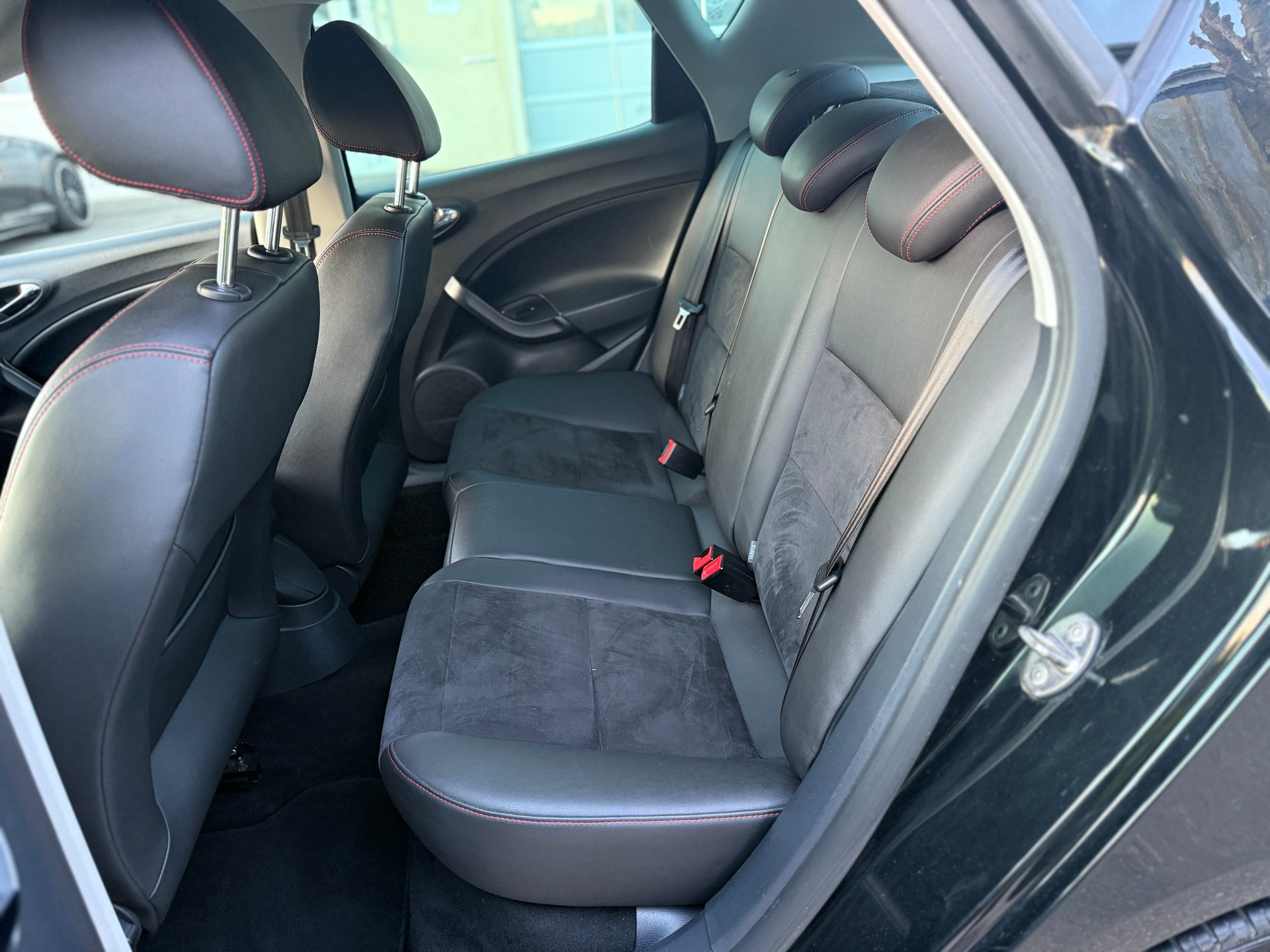 SEAT Ibiza 1.6 TDI FR-image-7