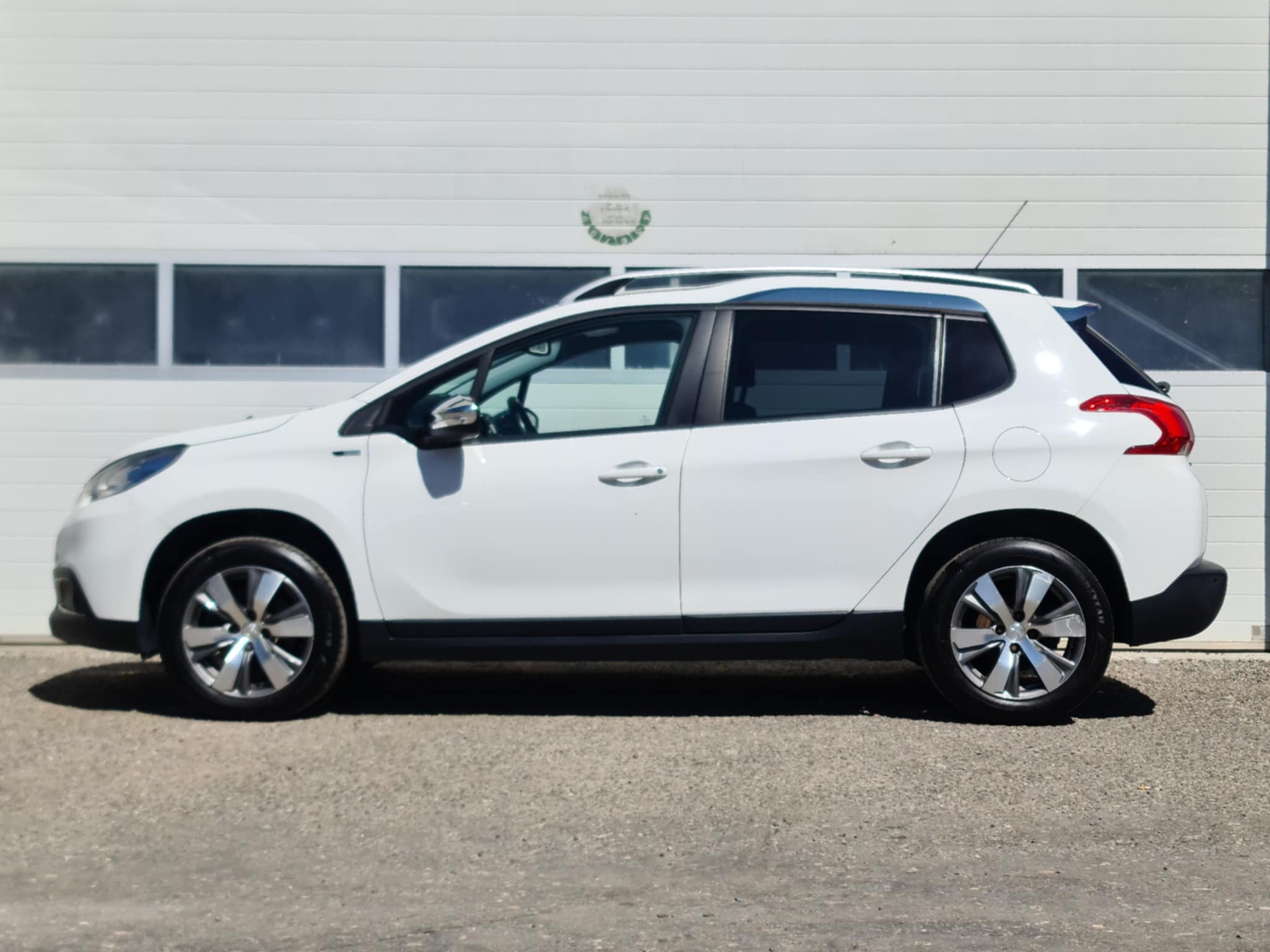 PEUGEOT 2008 1.2 PureTech Active-image-5