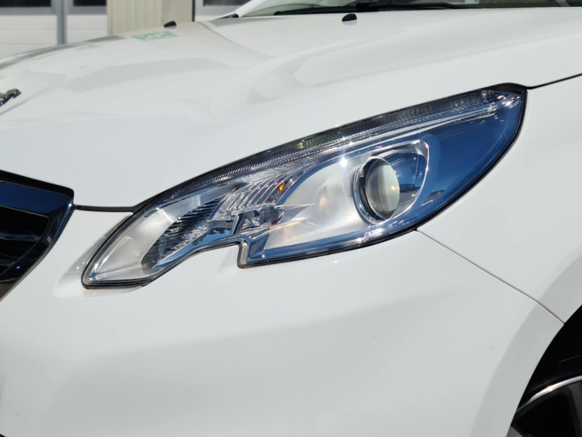 PEUGEOT 2008 1.2 PureTech Active-image-2