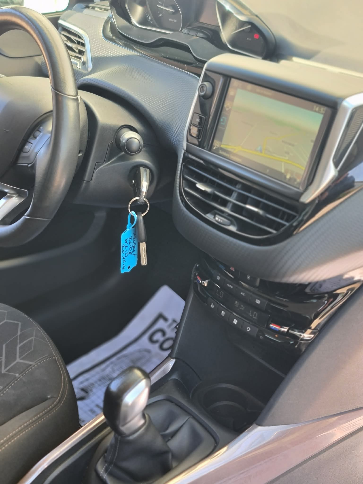 PEUGEOT 2008 1.2 PureTech Active-image-13
