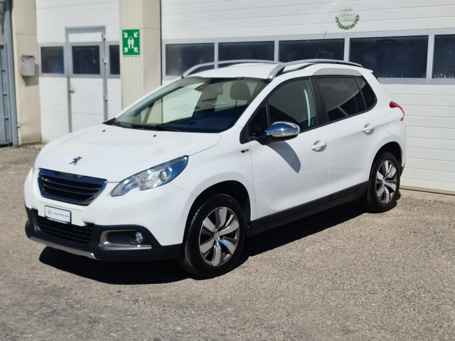 PEUGEOT 2008 1.2 PureTech Active-image-4
