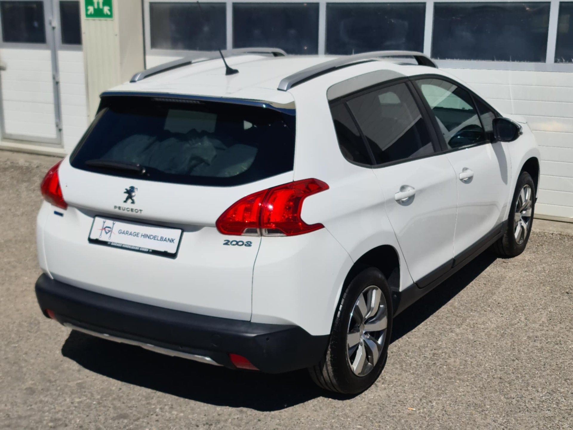 PEUGEOT 2008 1.2 PureTech Active-image-6