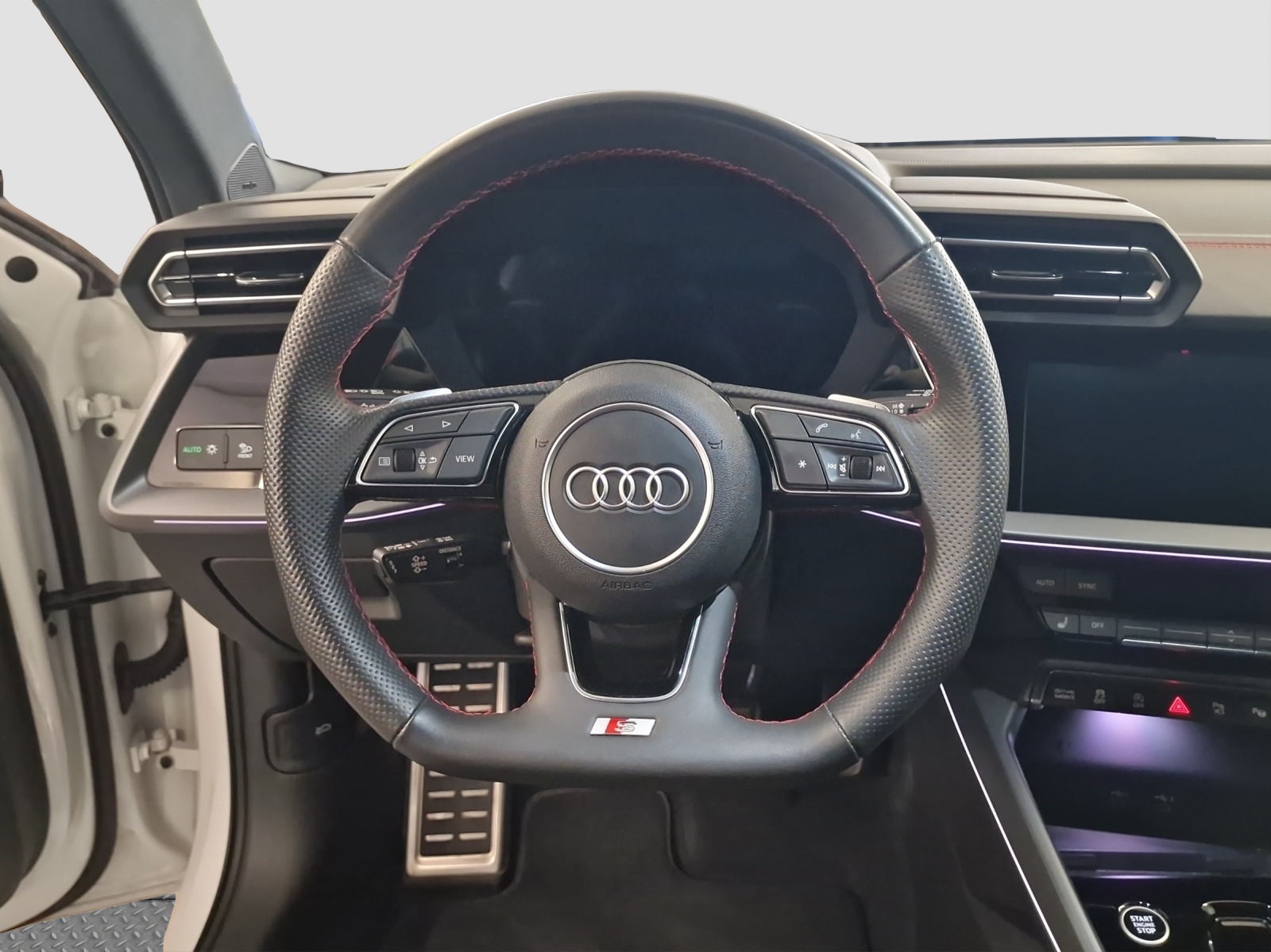 AUDI A3 Sportback 35 TFSI S line Attraction S-tronic-image-9