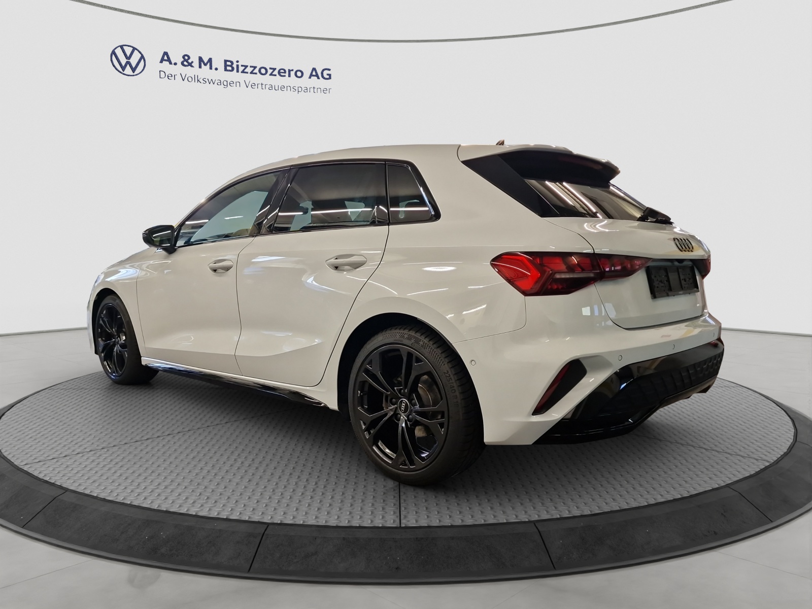 AUDI A3 Sportback 35 TFSI S line Attraction S-tronic-showroom-element-2