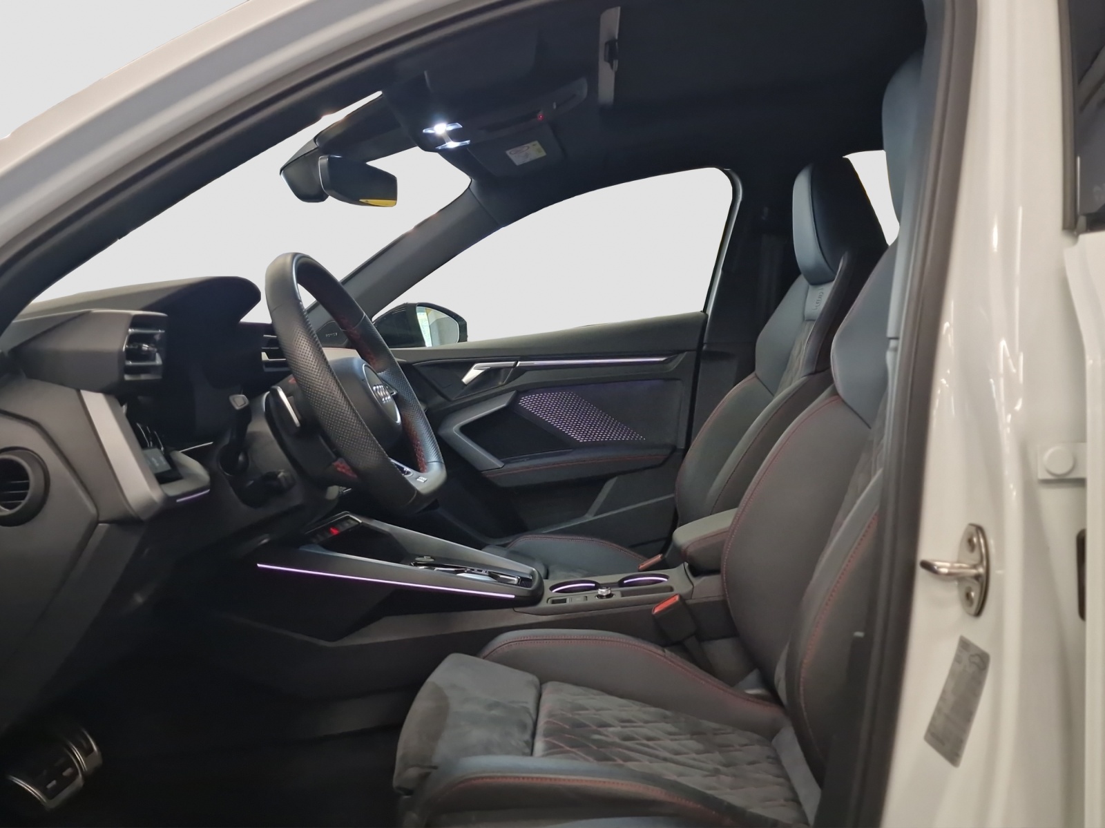 AUDI A3 Sportback 35 TFSI S line Attraction S-tronic-image-8