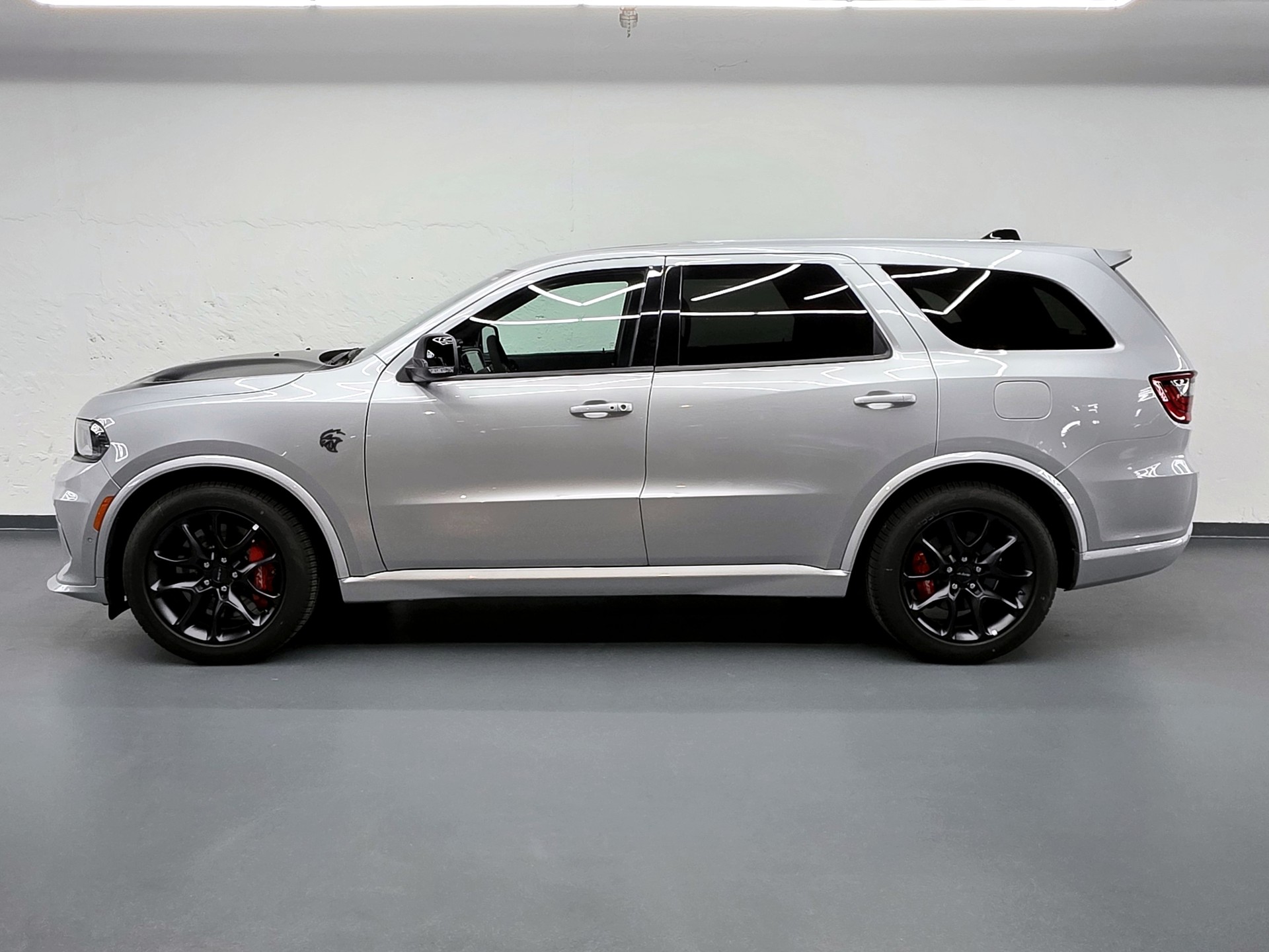 DODGE Durango SRT 6.2 HELLCAT AWD "SILVER BULLET"-image-4