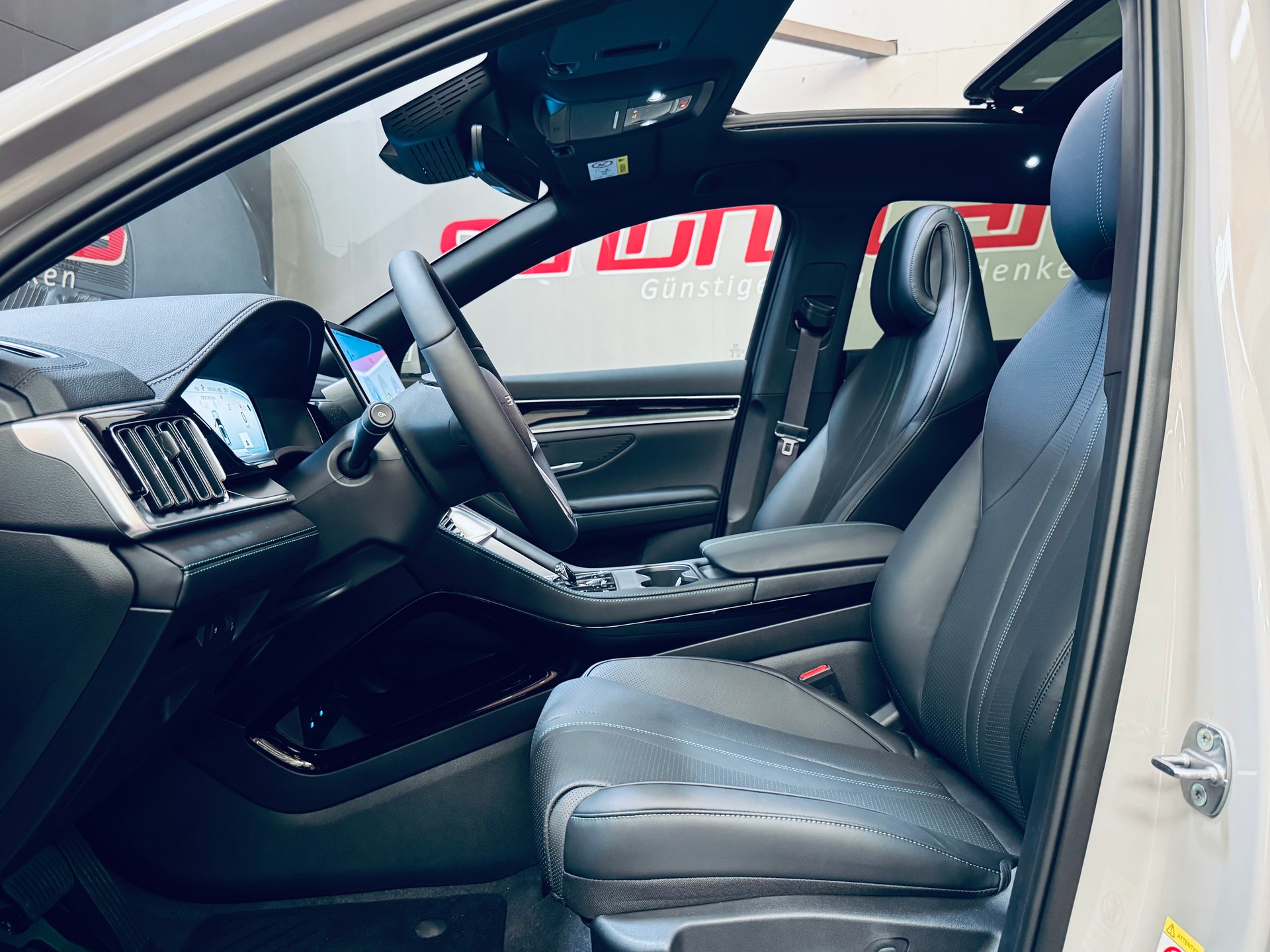 BYD Seal U DM-i Design AWD-image-11